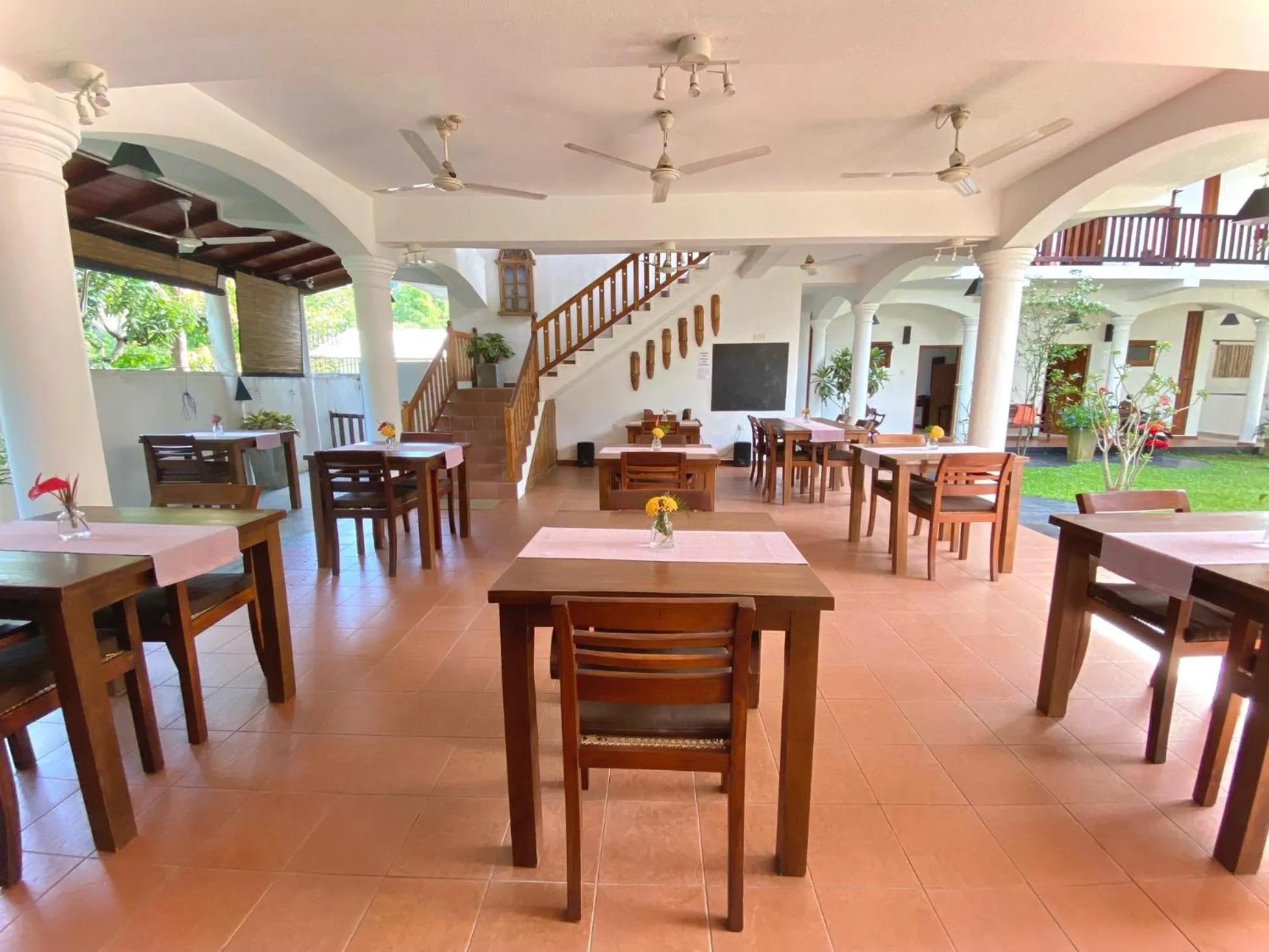 Restaurant/places to eat in Unawatuna Nor Lanka Hotel