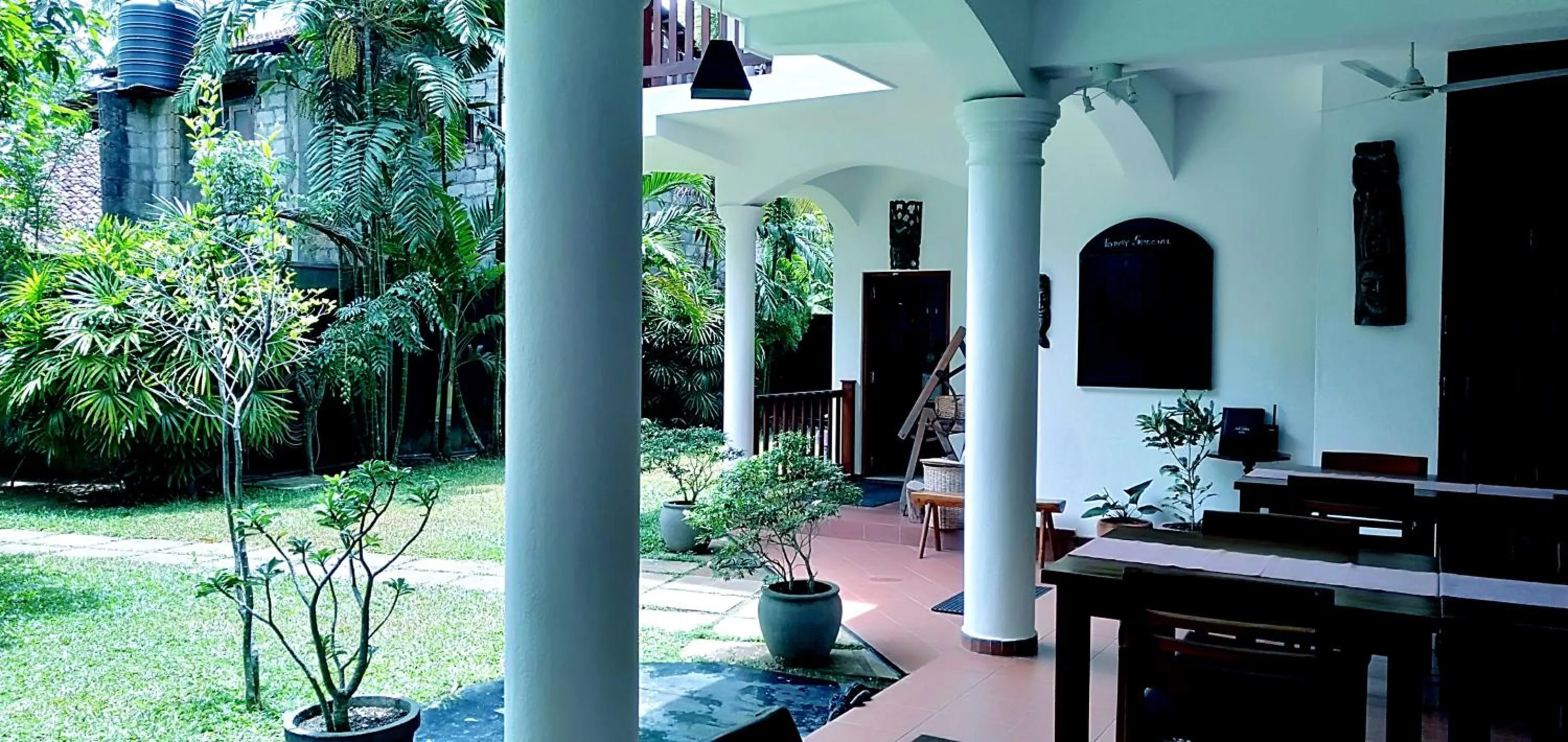 Patio in Unawatuna Nor Lanka Hotel