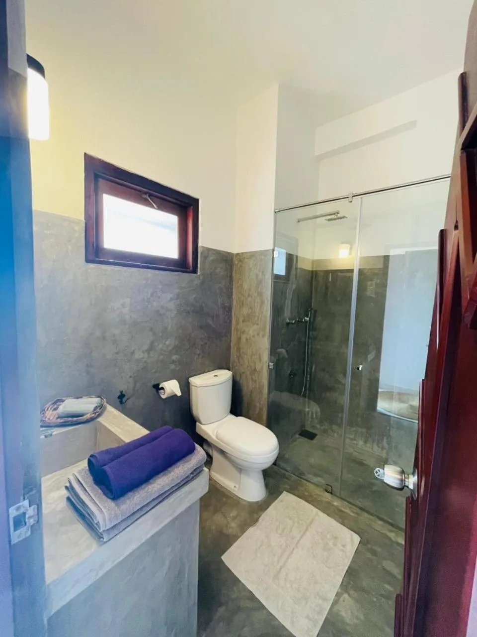 Shower in Unawatuna Nor Lanka Hotel