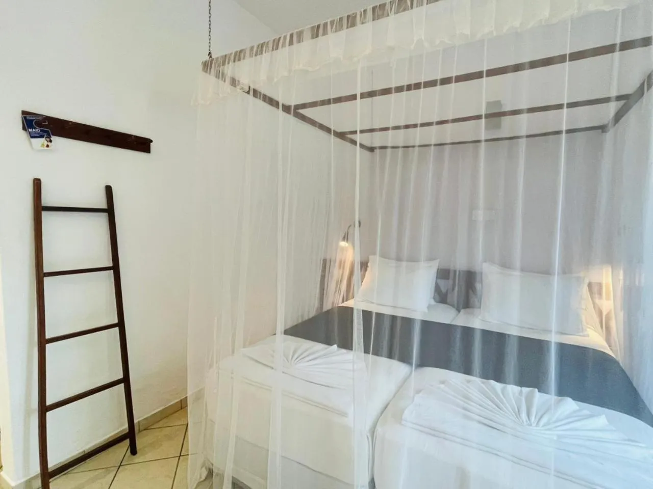 Bed in Unawatuna Nor Lanka Hotel