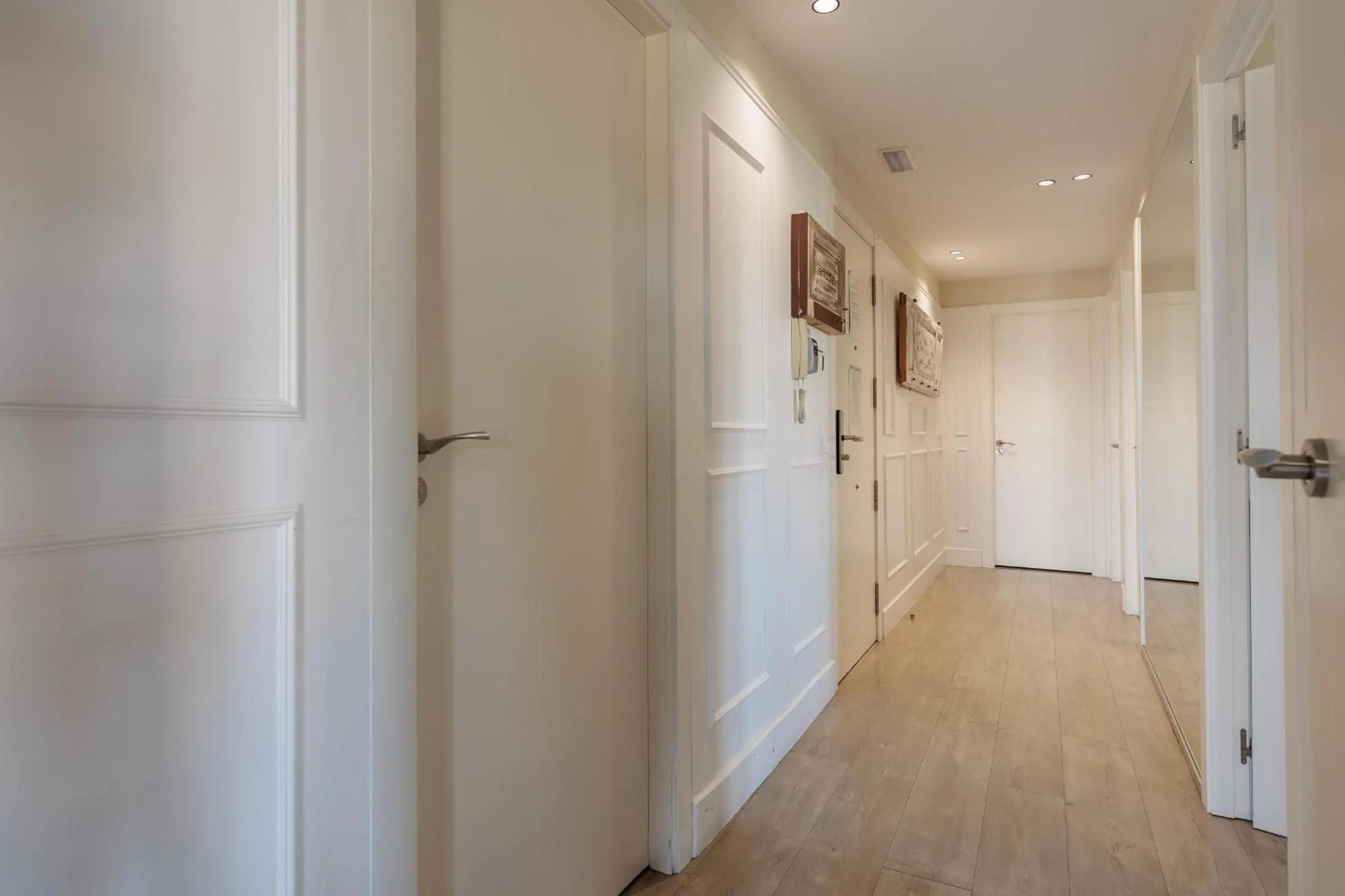 Enjoybcn Miro Apartments