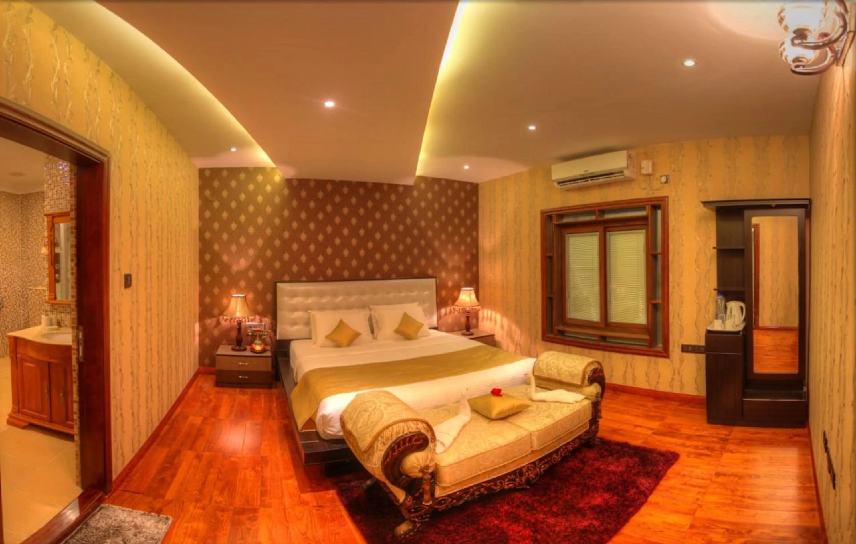 Bedroom, Bed in Jal Mahal Resort and Spa
