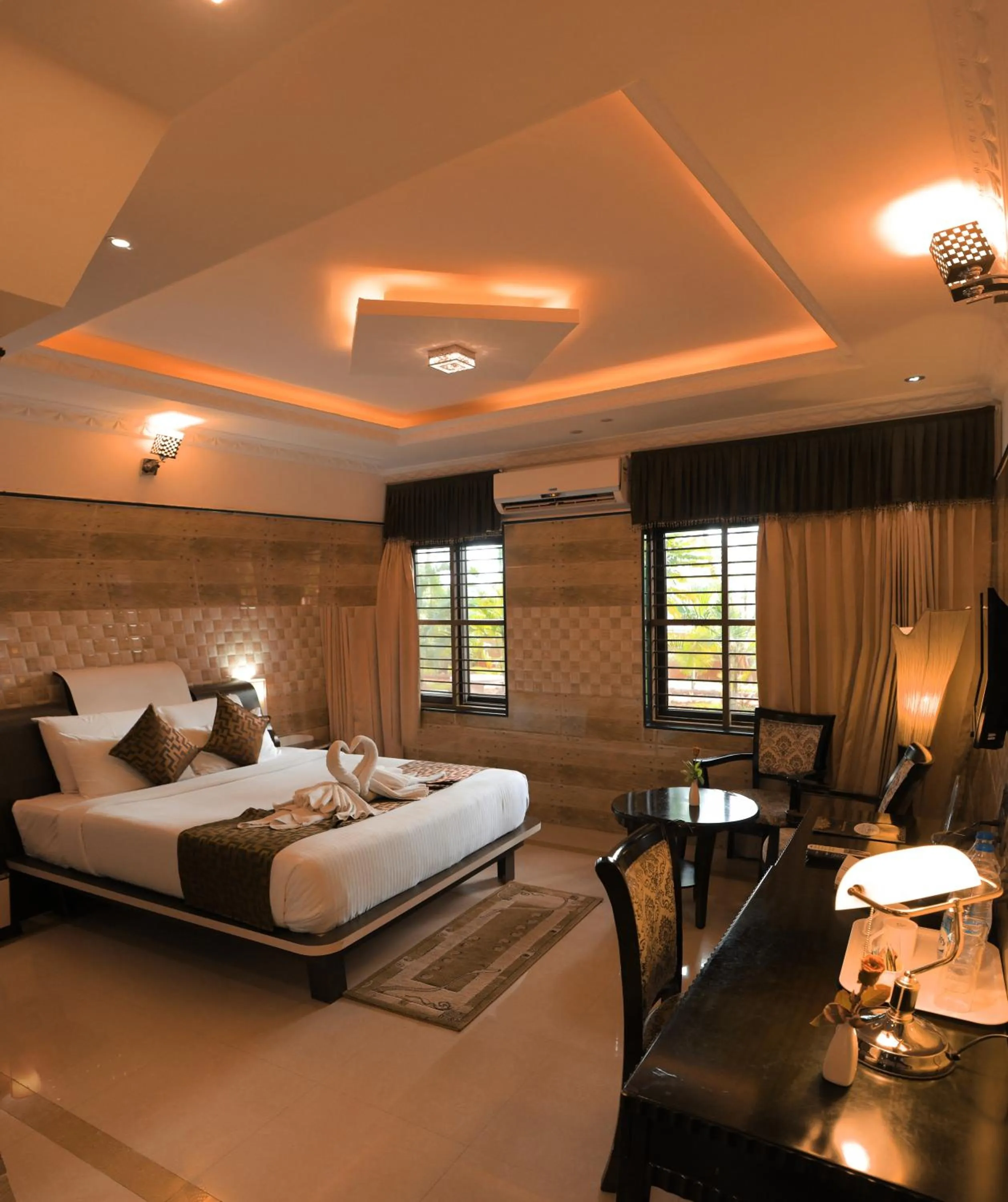 Bedroom, Bed in Jal Mahal Resort and Spa