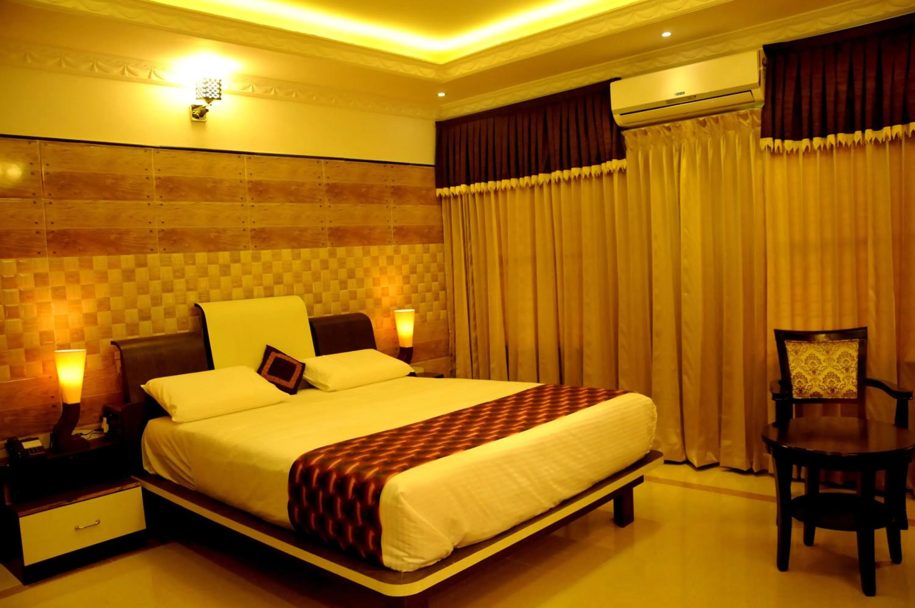 Photo of the whole room, Bed in Jal Mahal Resort and Spa