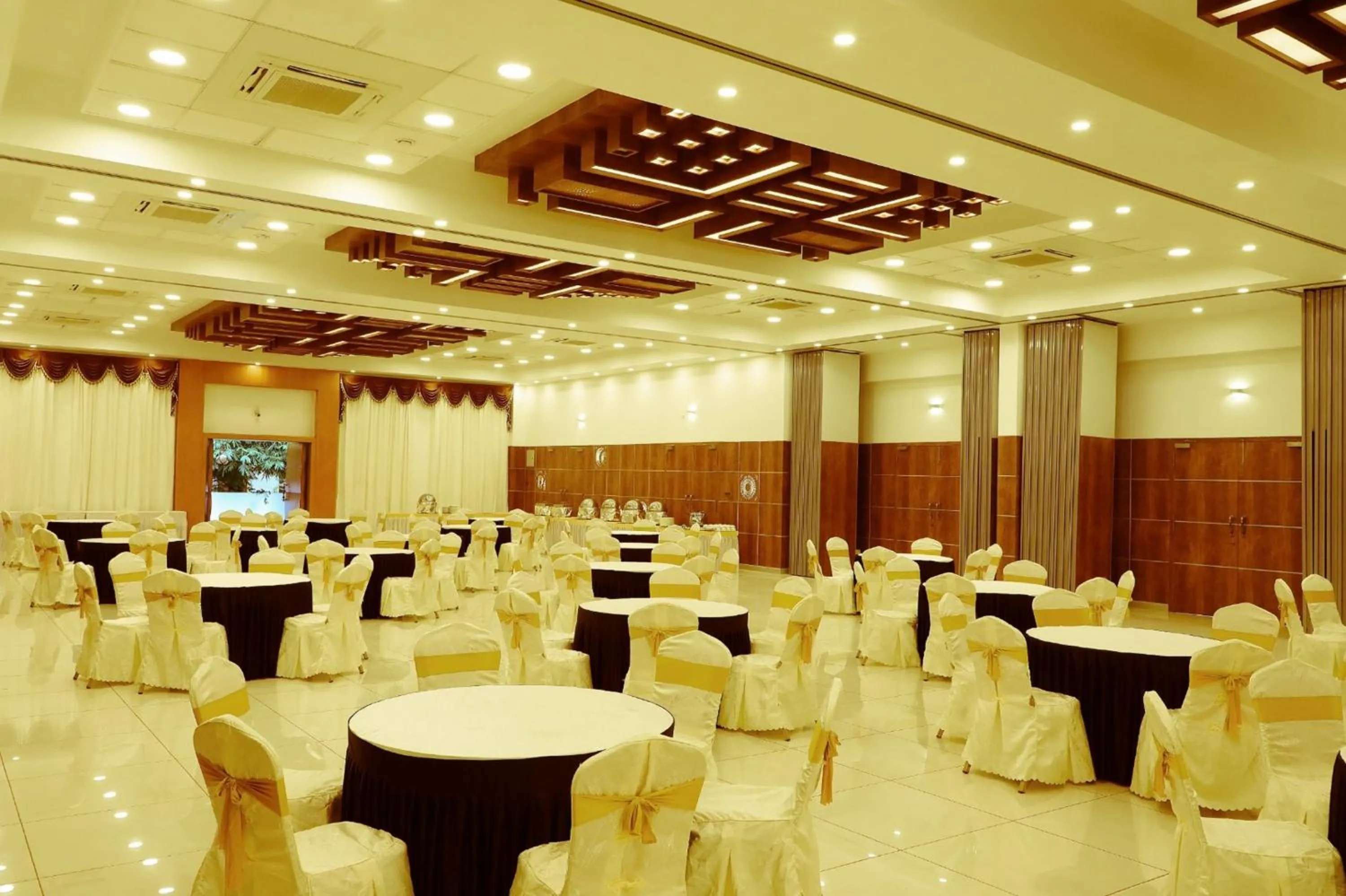 Banquet/Function facilities in Jal Mahal Resort and Spa