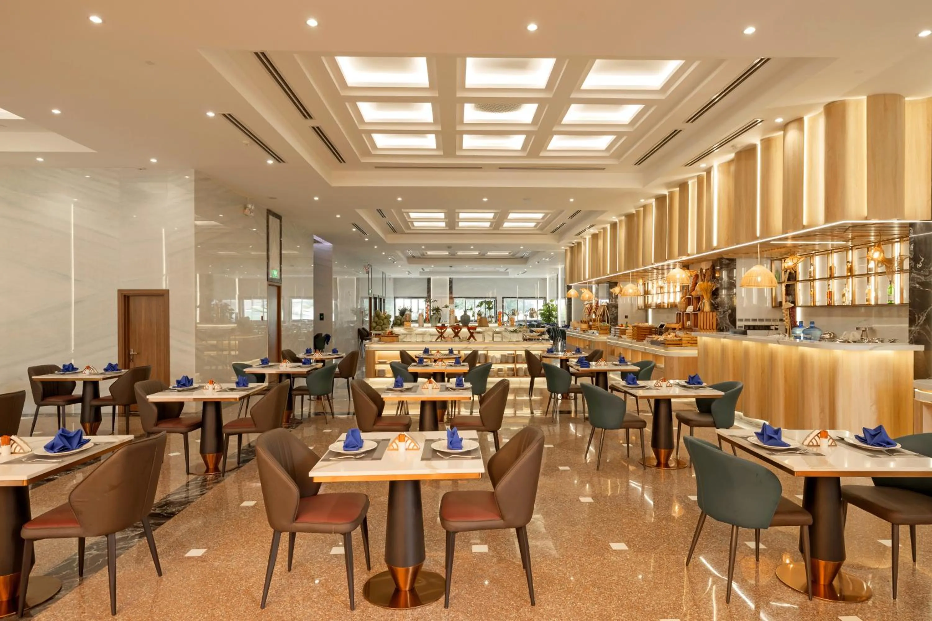 Restaurant/places to eat in PANAMA Nha Trang Hotel