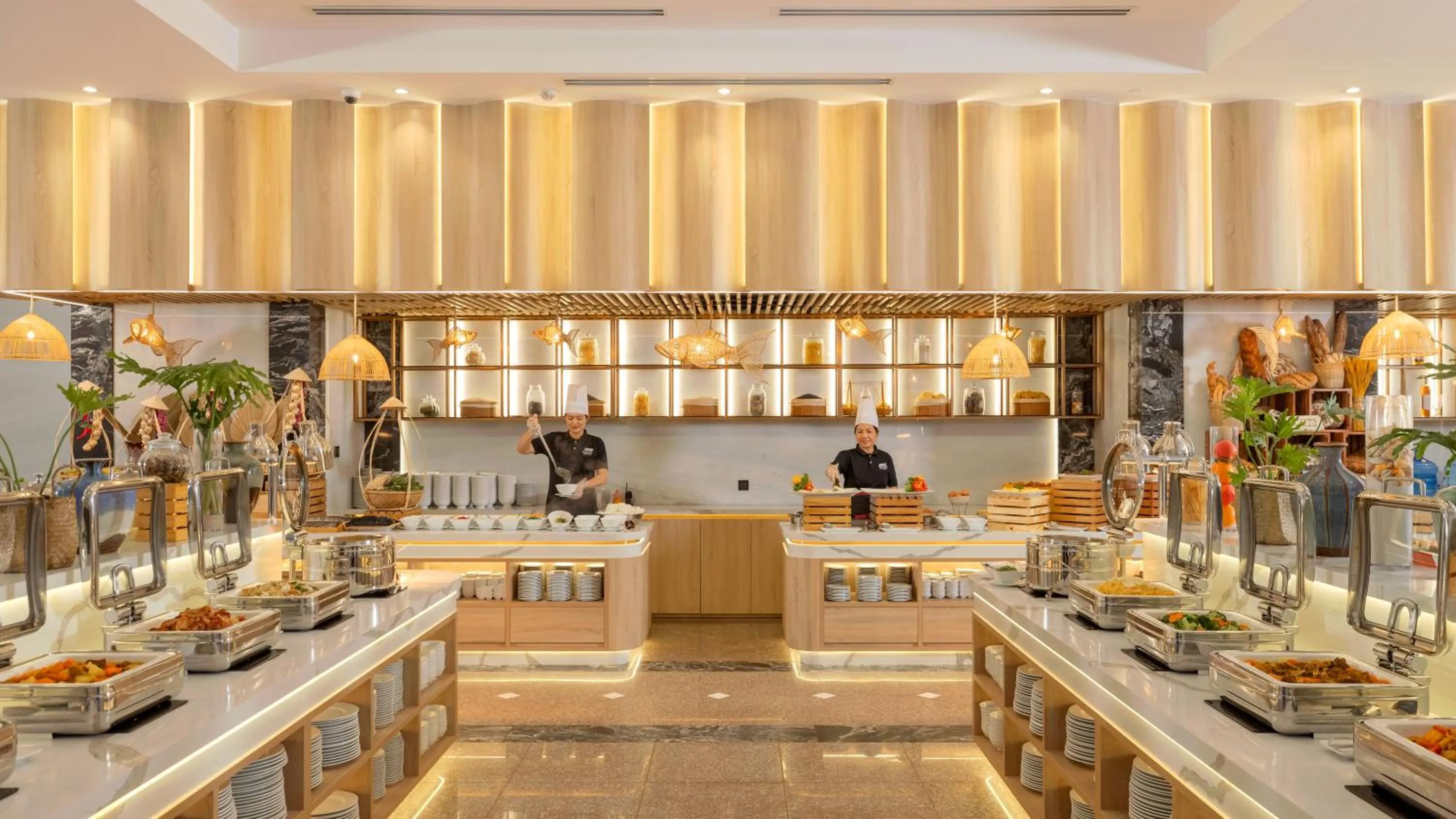 Restaurant/places to eat in PANAMA Nha Trang Hotel