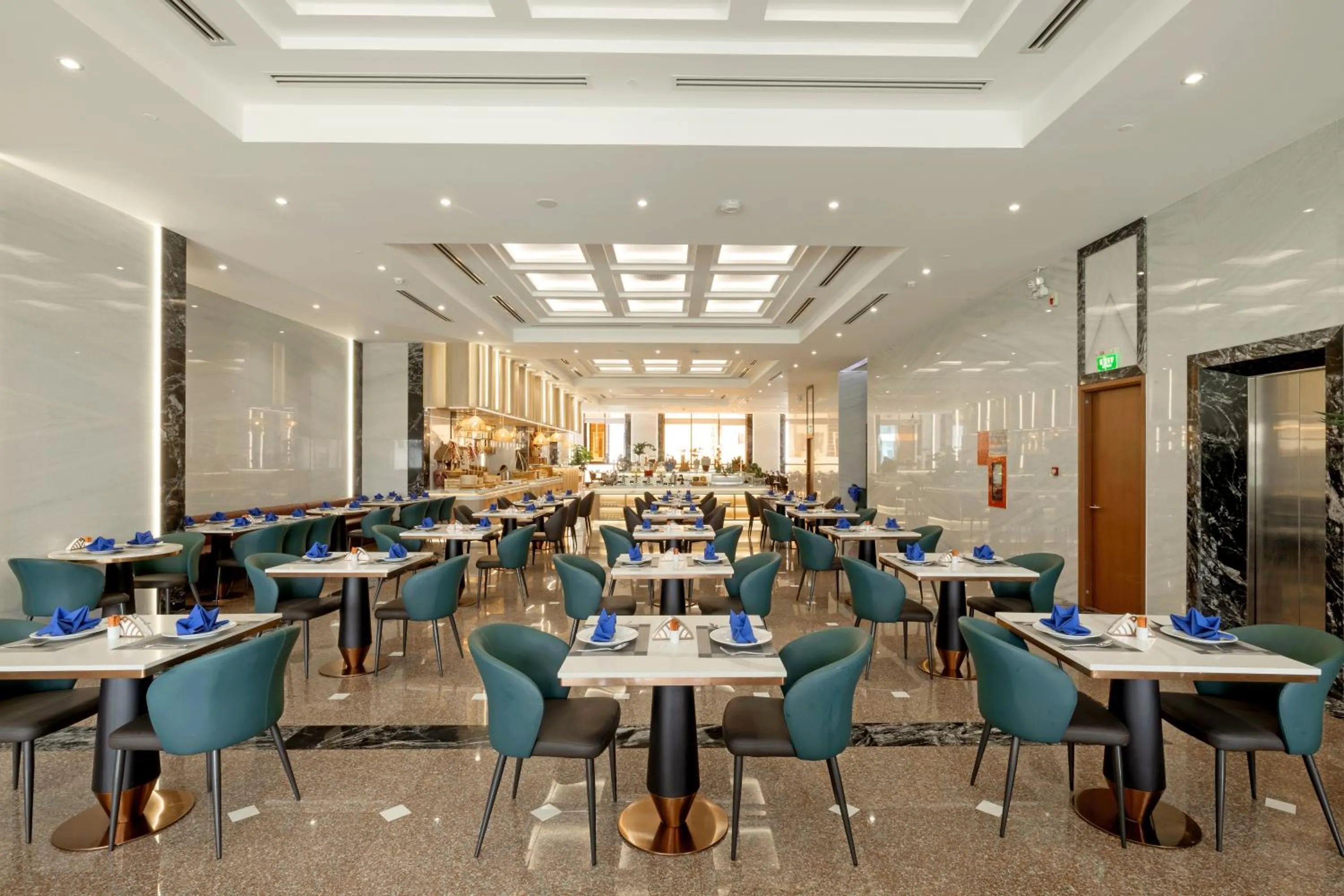 Restaurant/places to eat in PANAMA Nha Trang Hotel