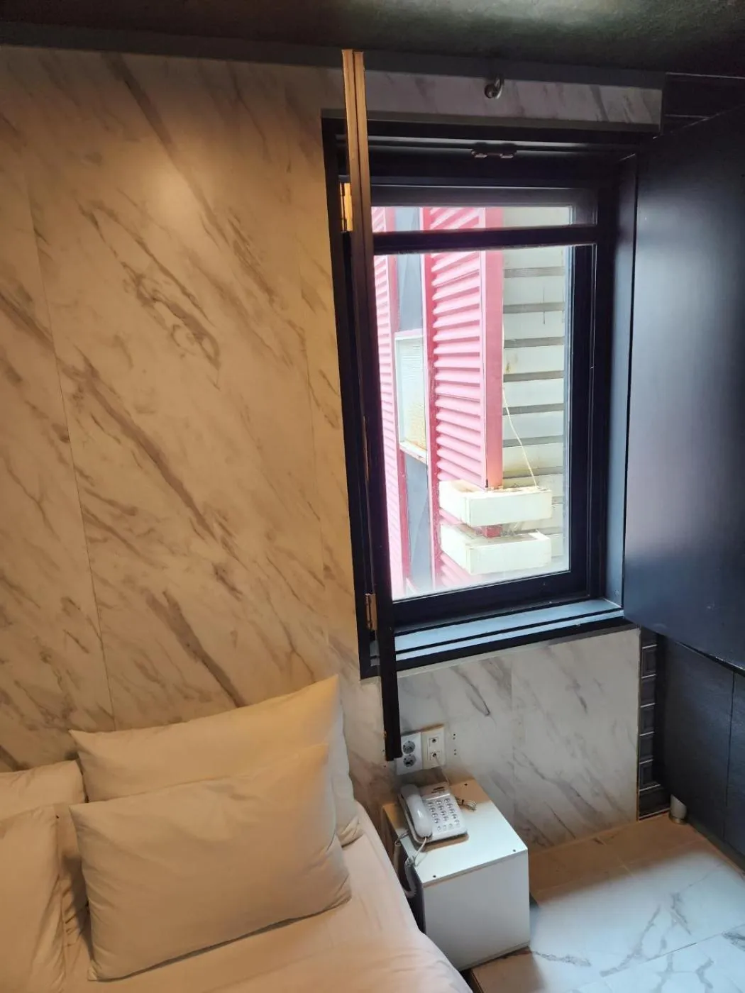 Property building in Shinchon Y Hotel