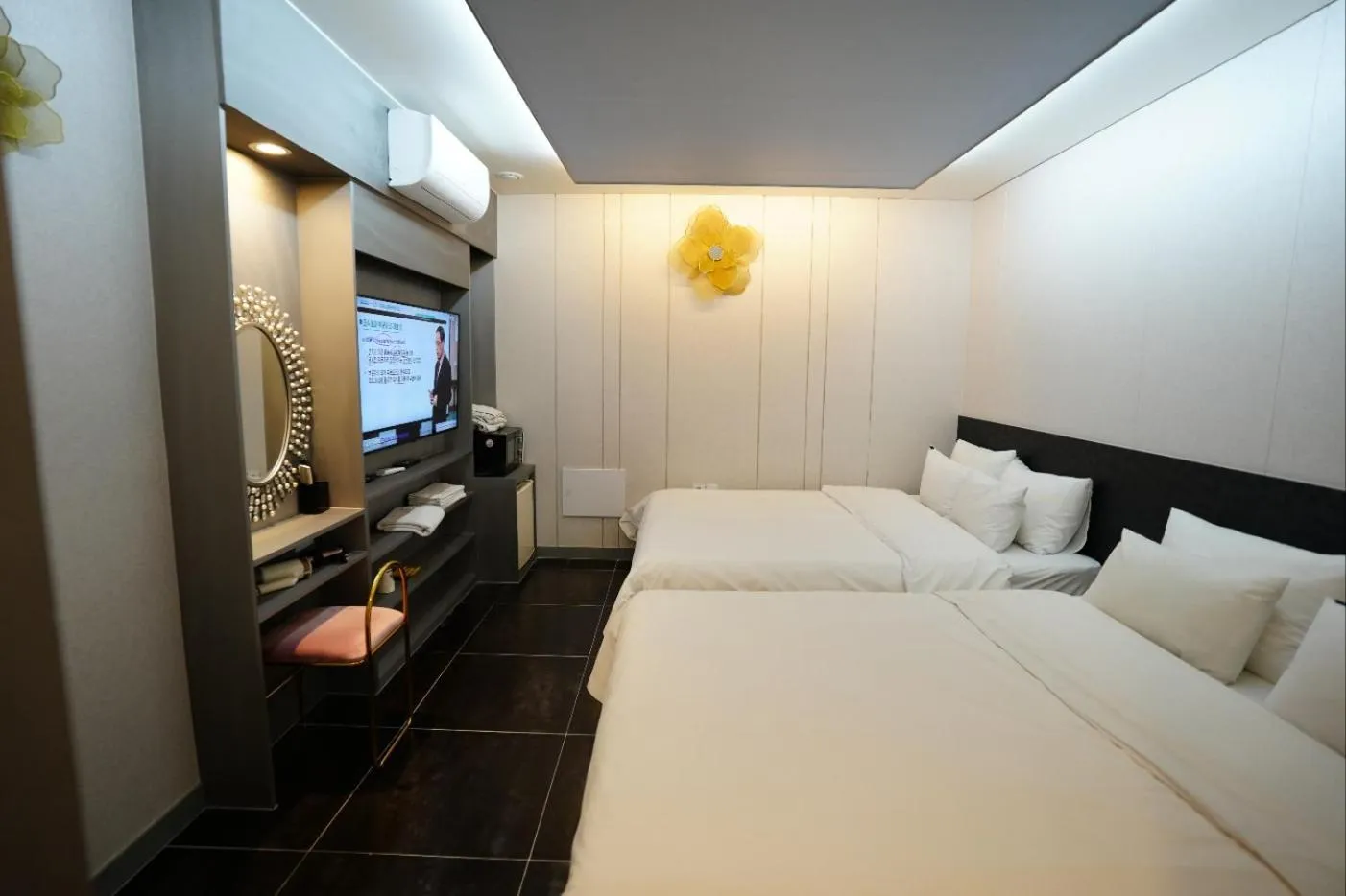 Bedroom, Bed in Shinchon Y Hotel