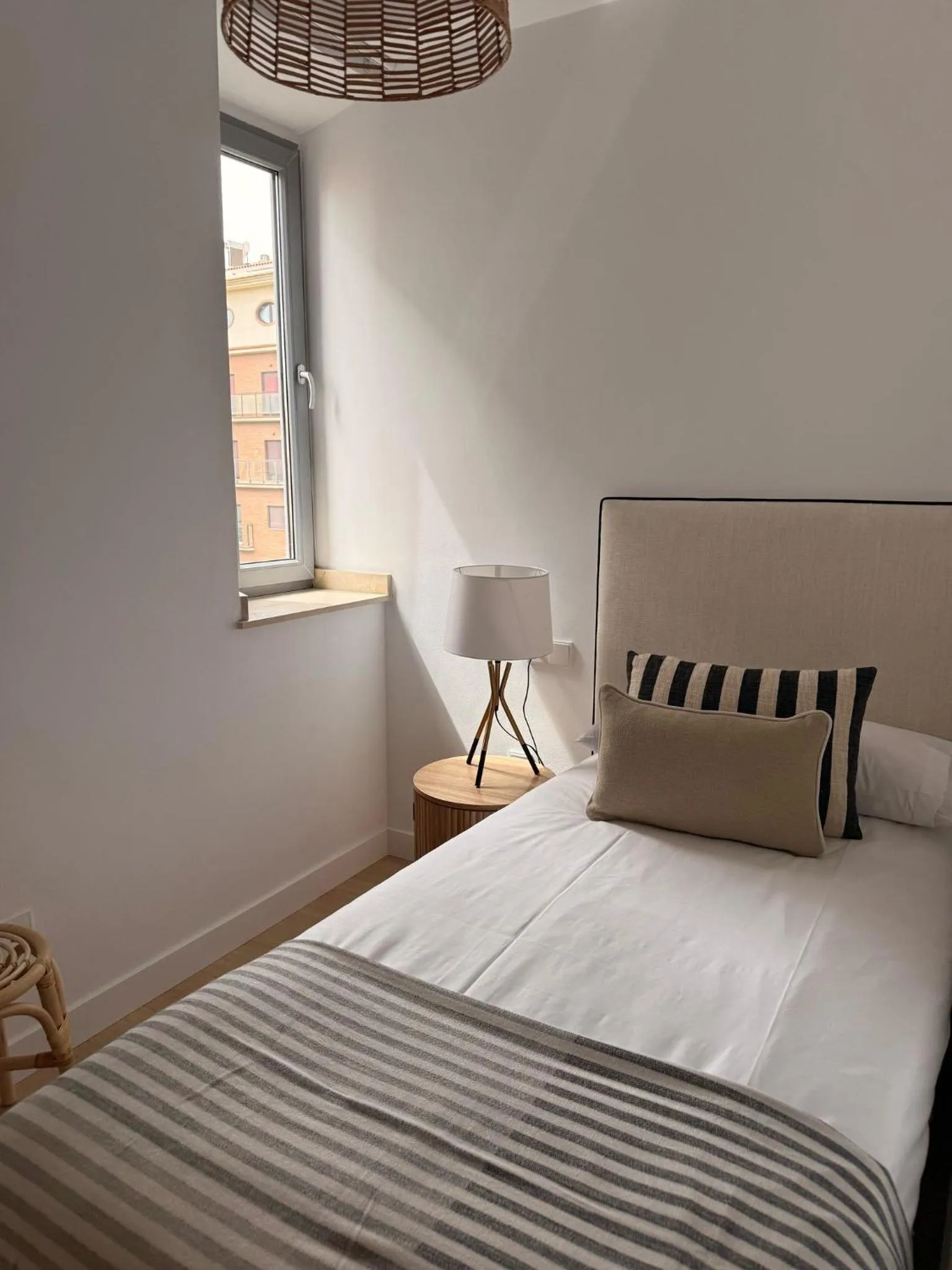 Bed in Life Apartments Alameda Colón