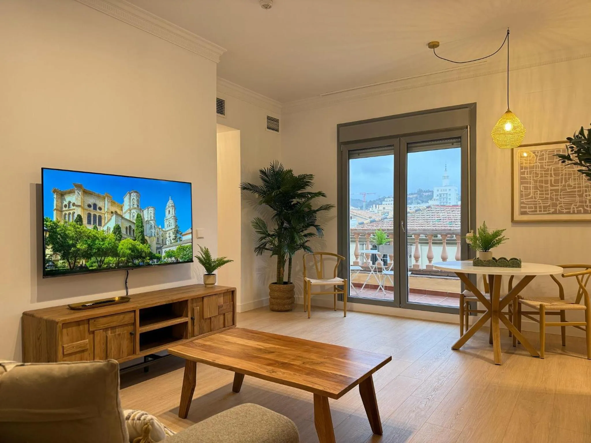 Life Apartments Alameda Colón