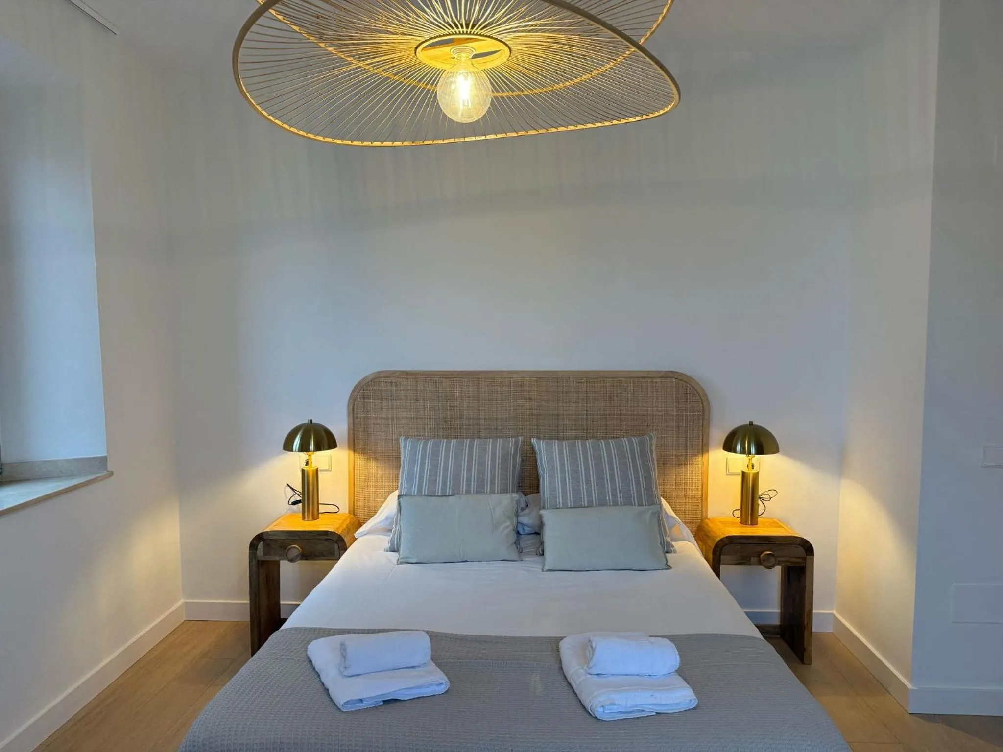 Bed in Life Apartments Alameda Colón