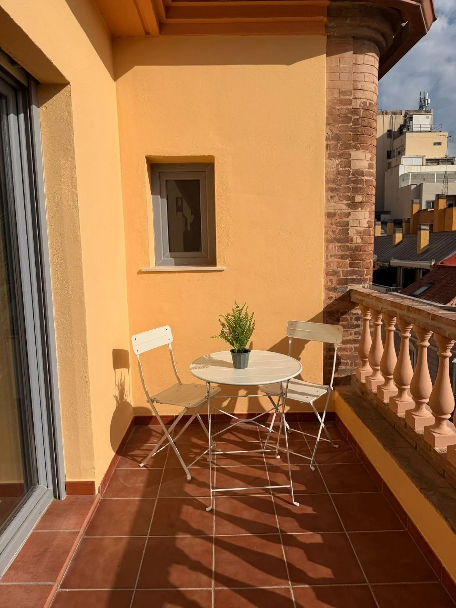 Balcony/Terrace in Life Apartments Alameda Colón