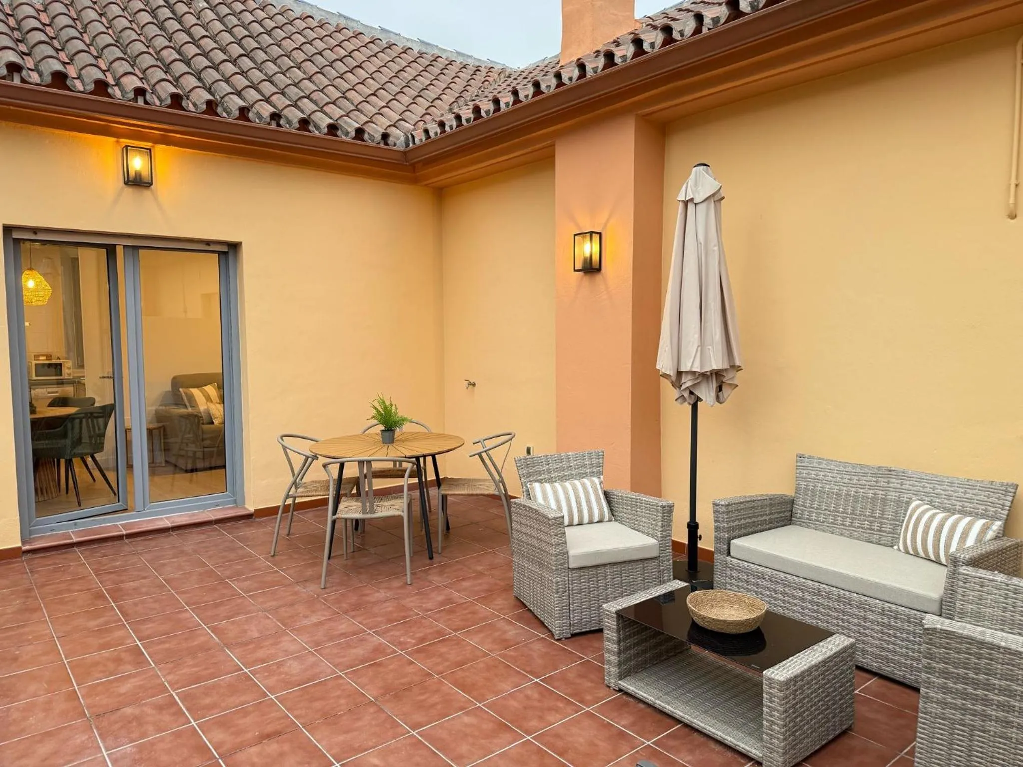 Life Apartments Alameda Colón