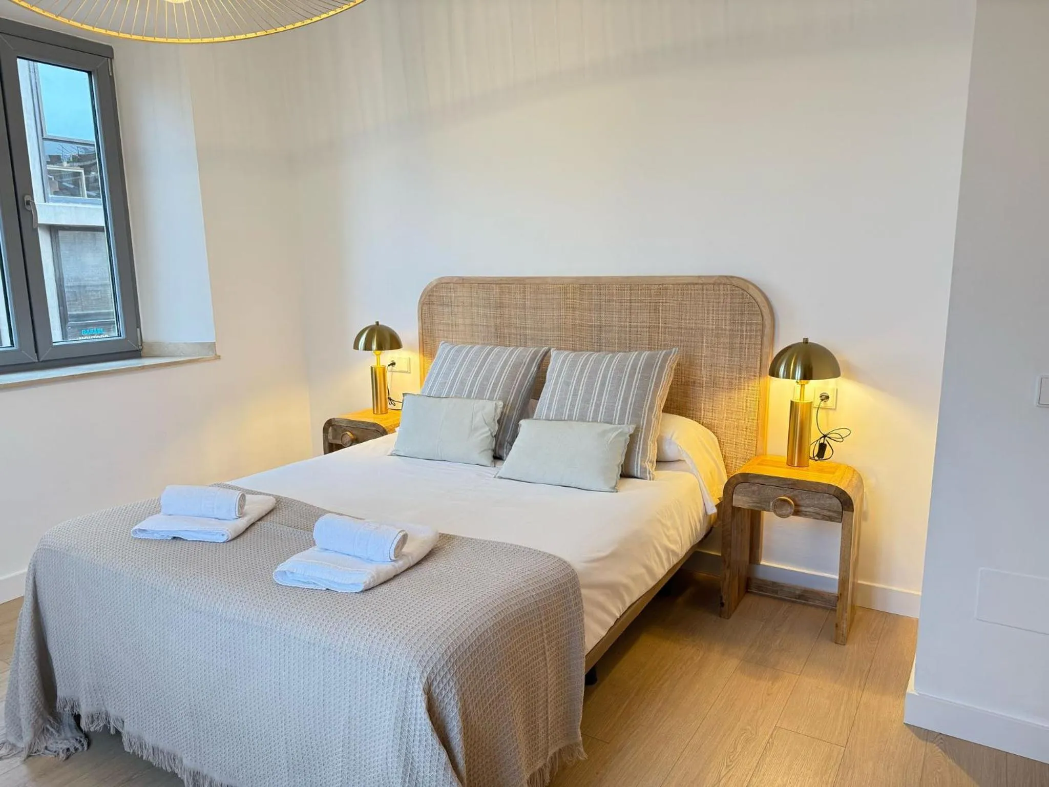 Bed in Life Apartments Alameda Colón