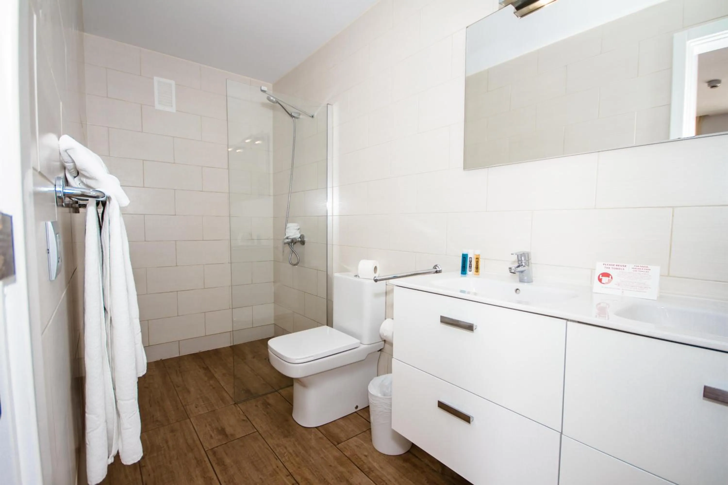 Bathroom in IG Nachosol Premium Apartments by Servatur (Adults Only)