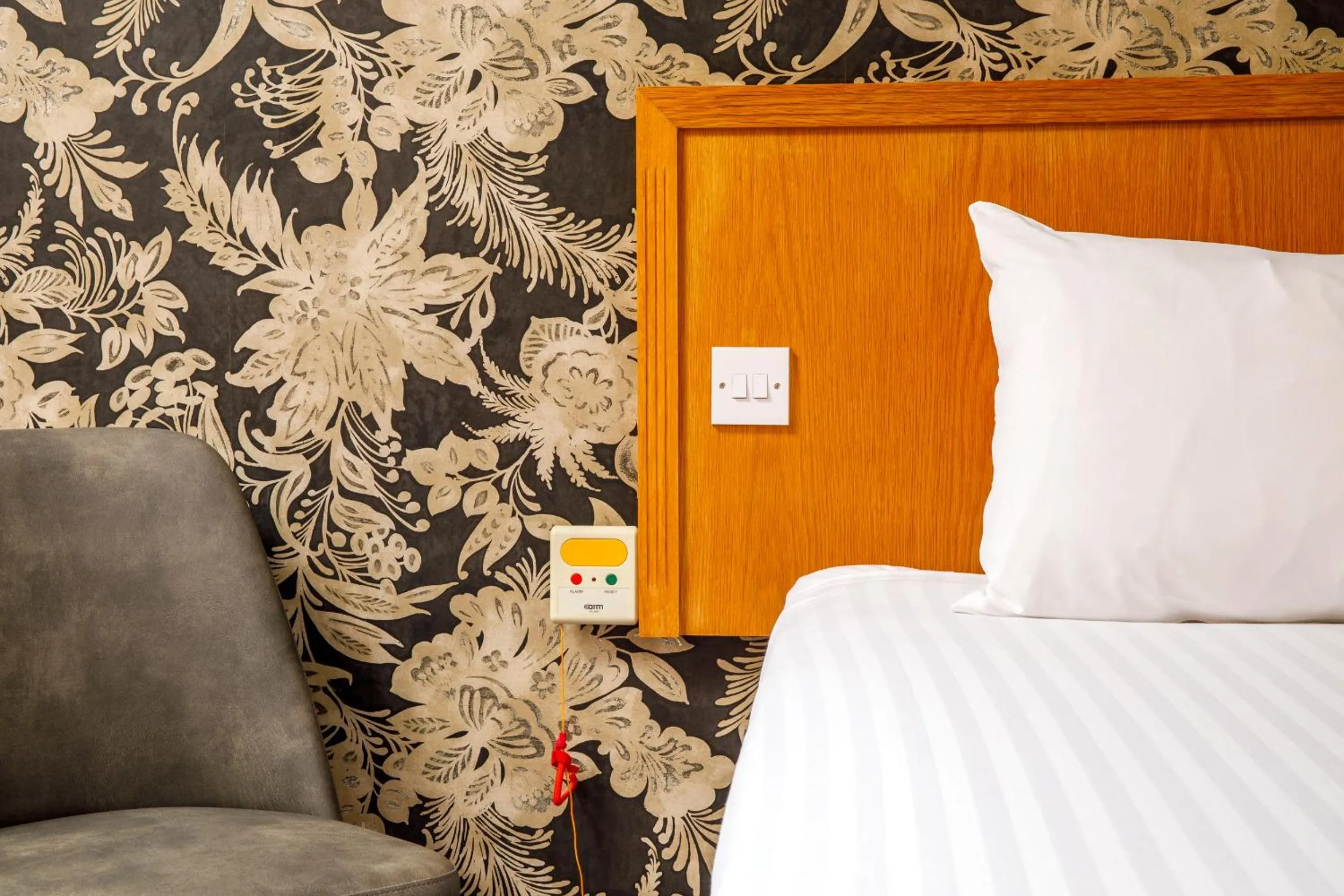 acessibility, Bed in Mercure Livingston Hotel