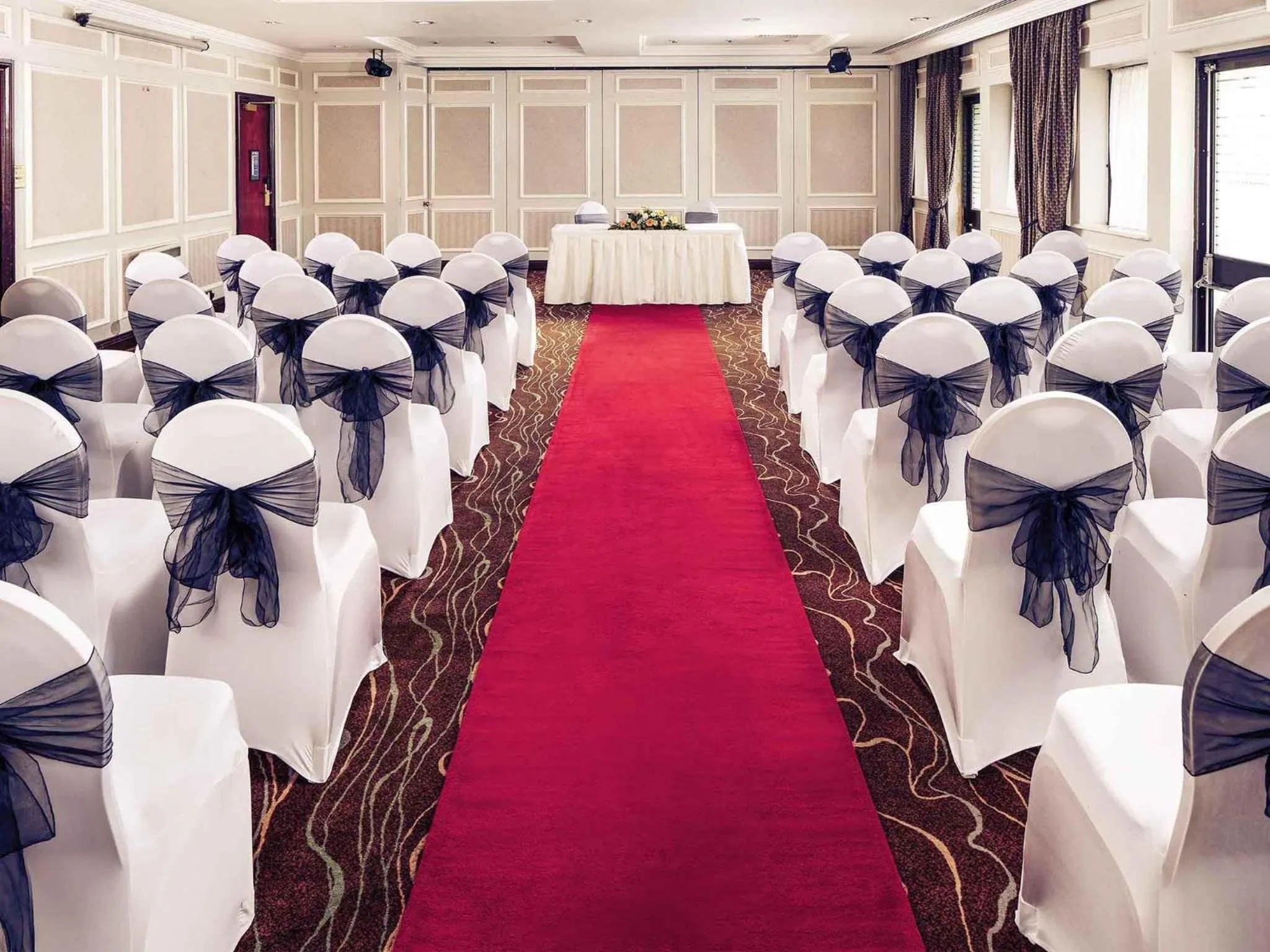 wedding in Mercure Livingston Hotel