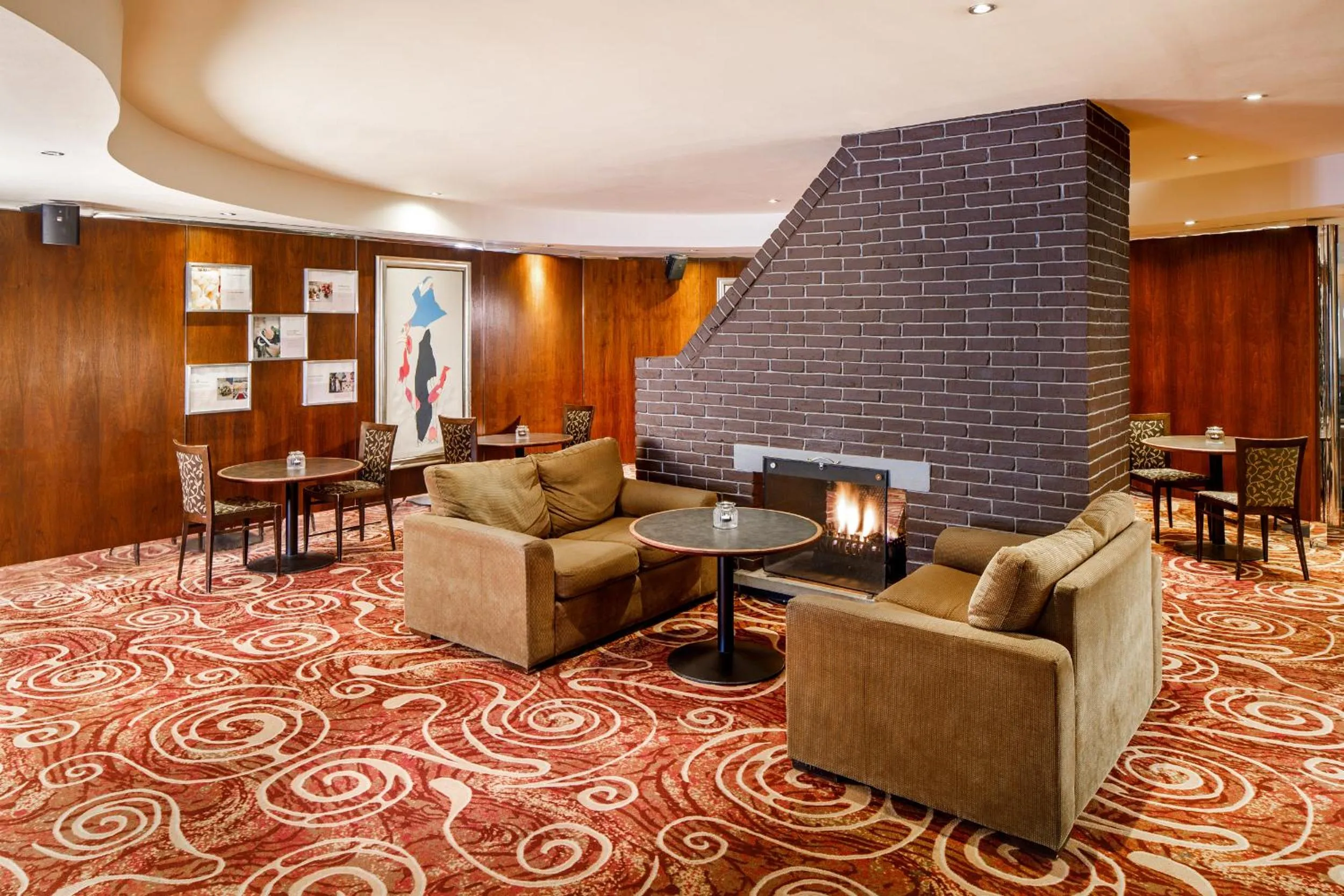 Lobby or reception in Mercure Livingston Hotel