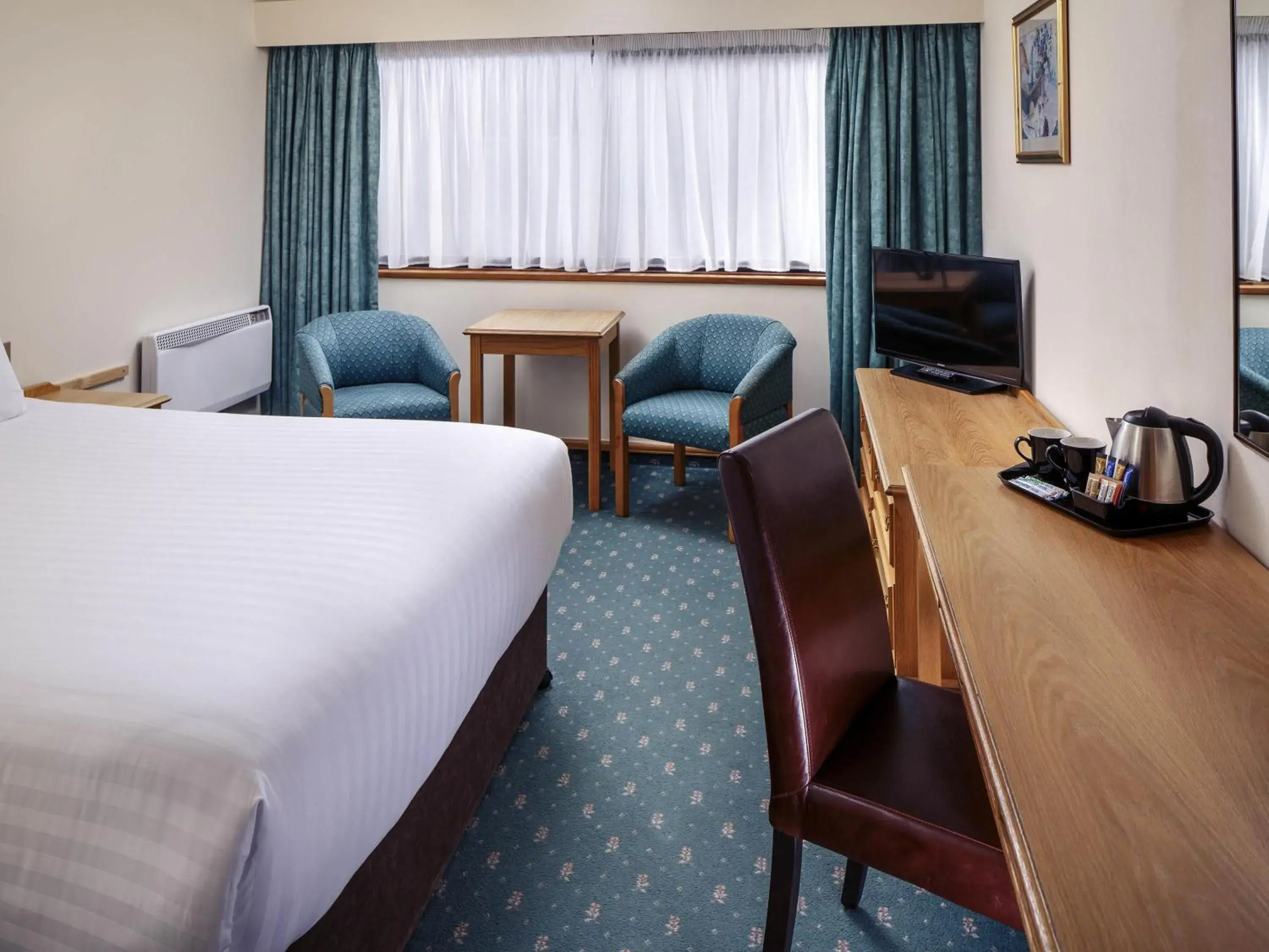 Classic Double Room in Mercure Livingston Hotel Classic Double Room in Mercure Livingston Hotel