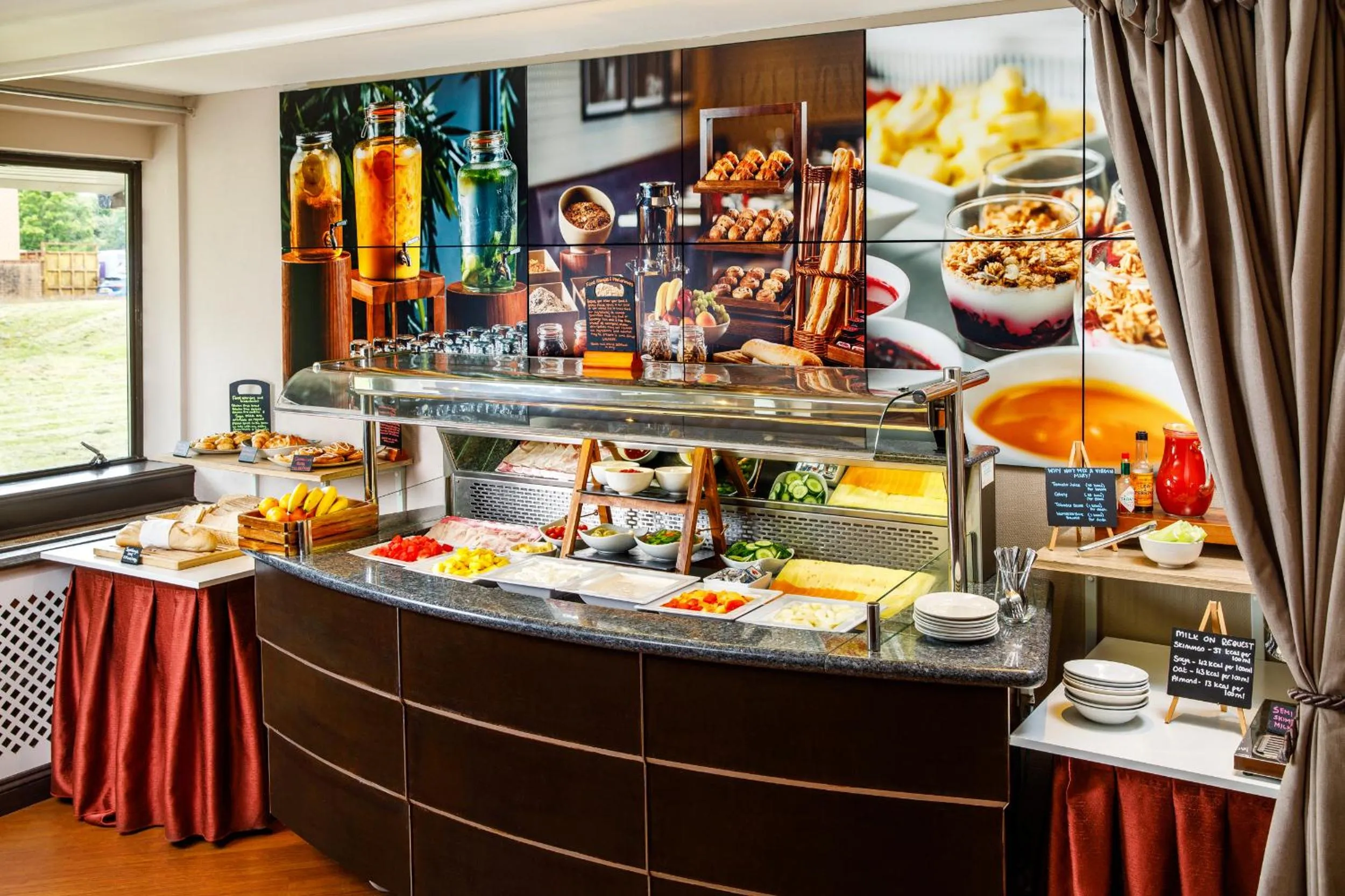 Breakfast in Mercure Livingston Hotel