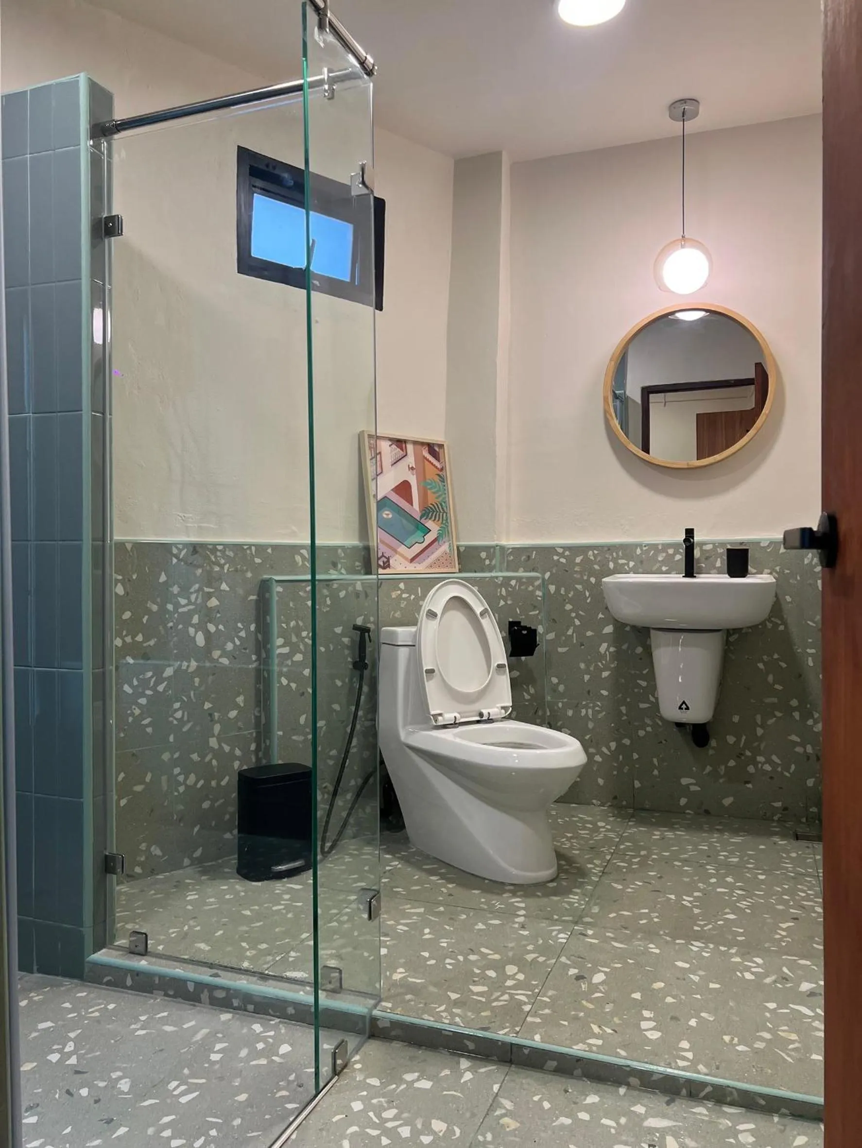 Toilet in Yaowarat Stay