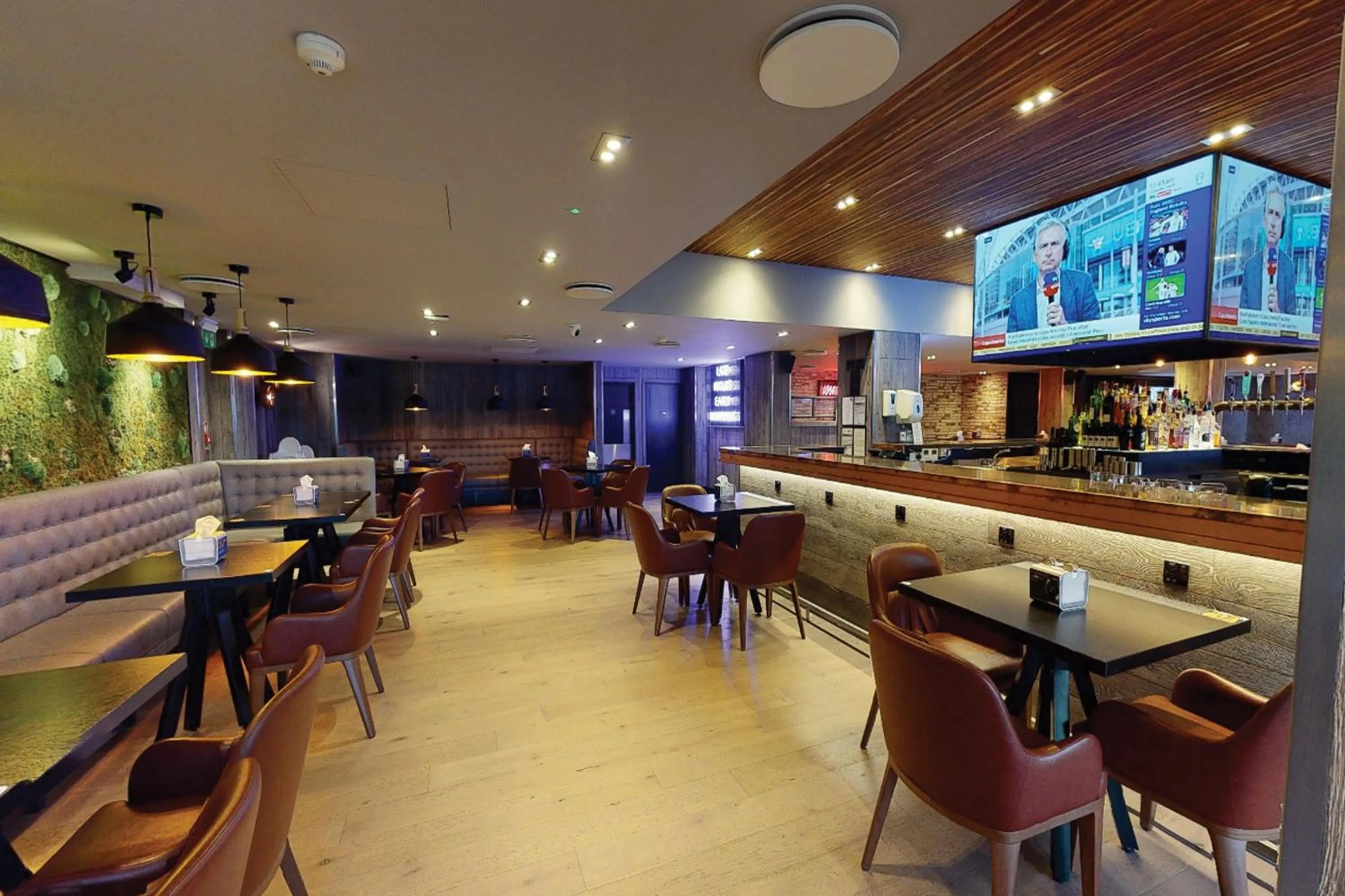 Restaurant/places to eat in Village Hotel Wirral