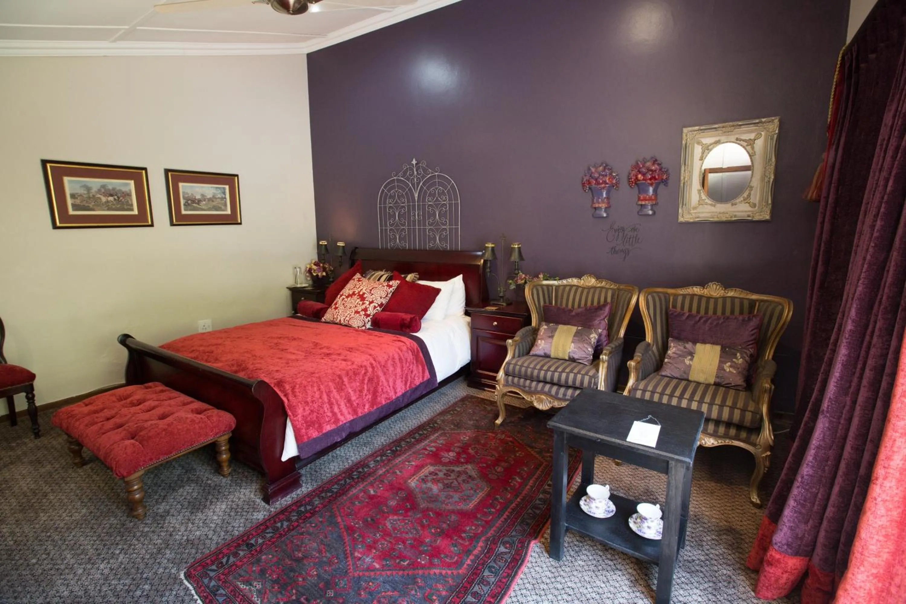 Bed in MacGregors Guest House