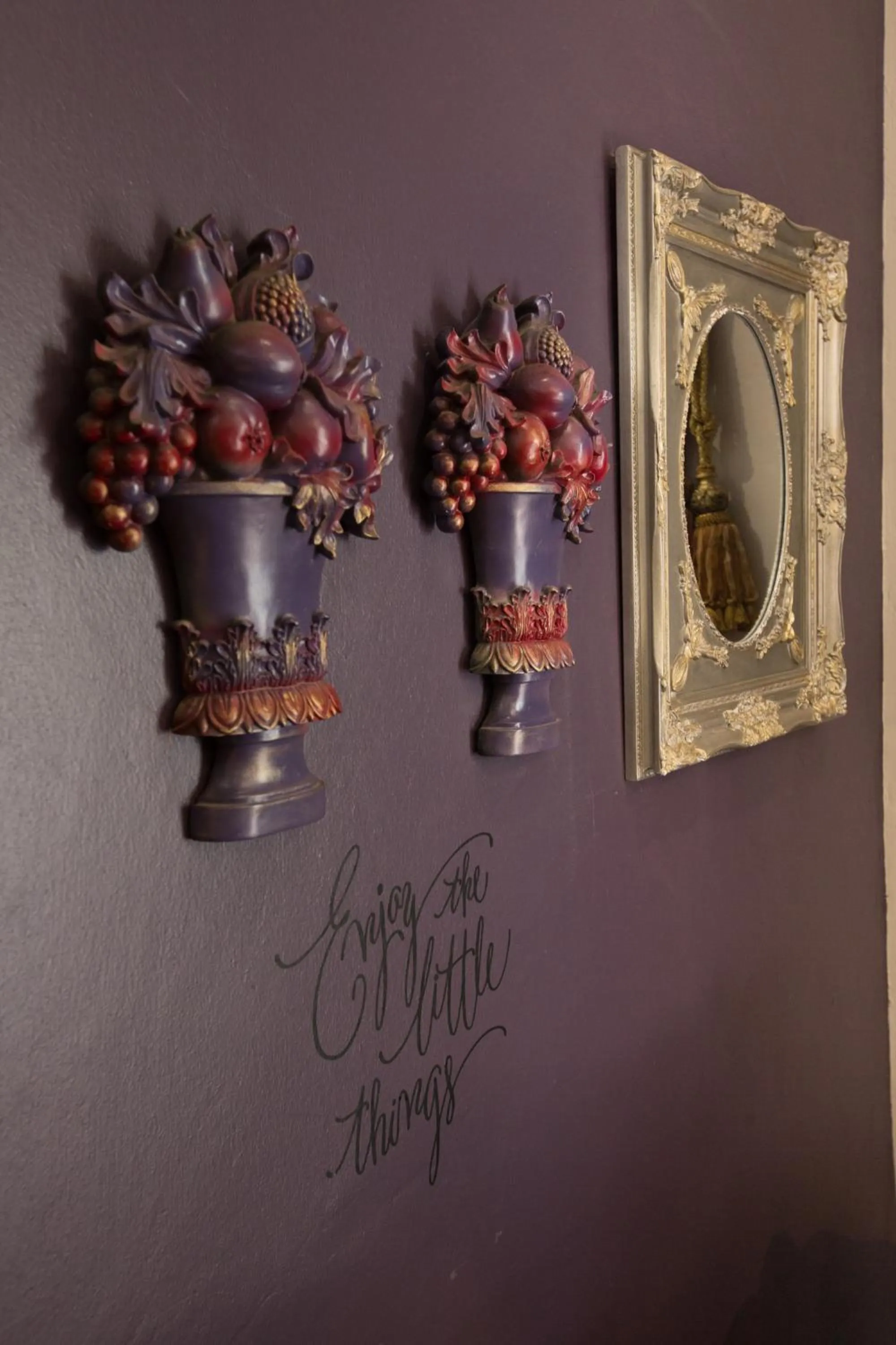 Decorative detail in MacGregors Guest House