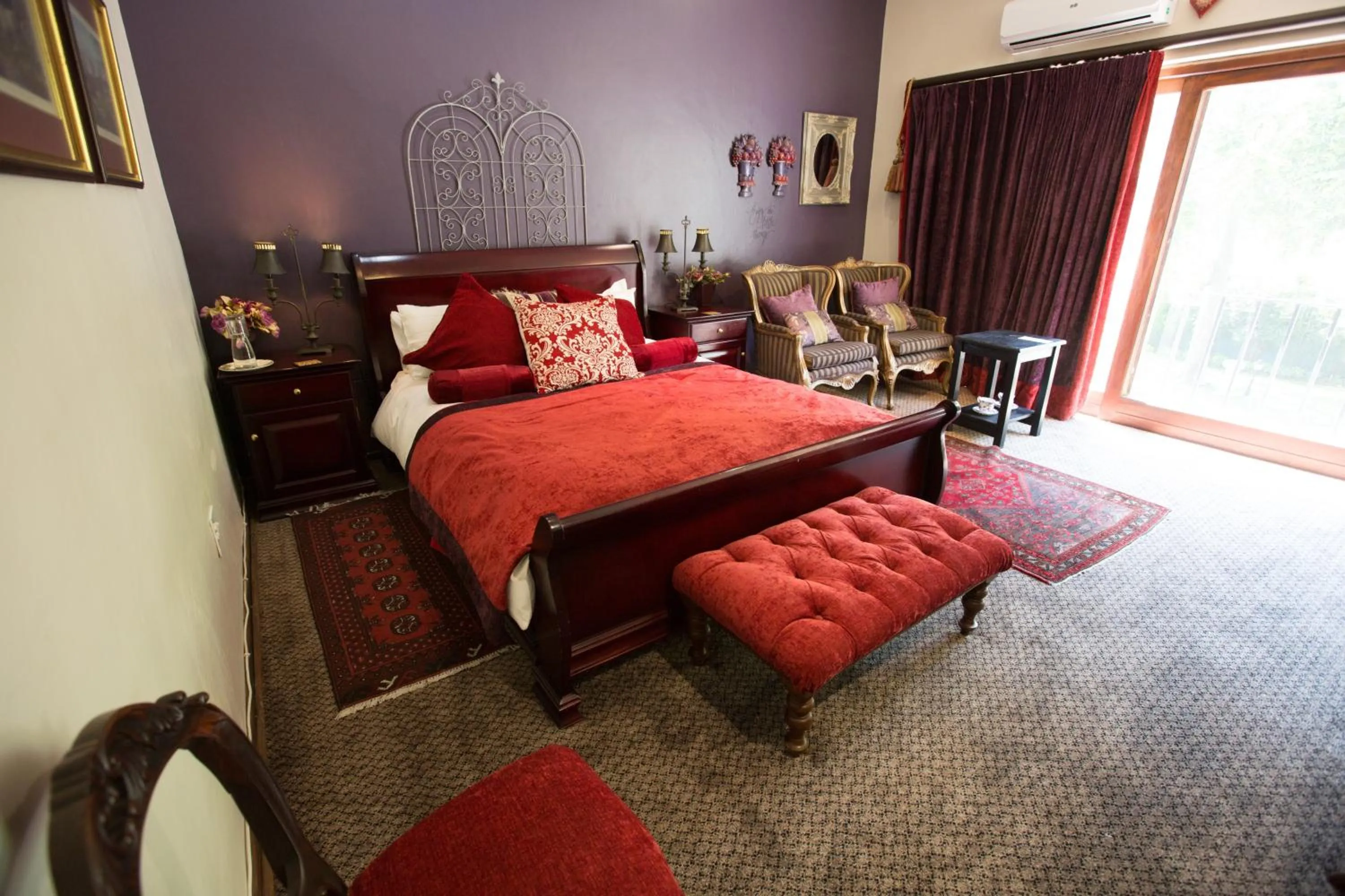 Bed in MacGregors Guest House