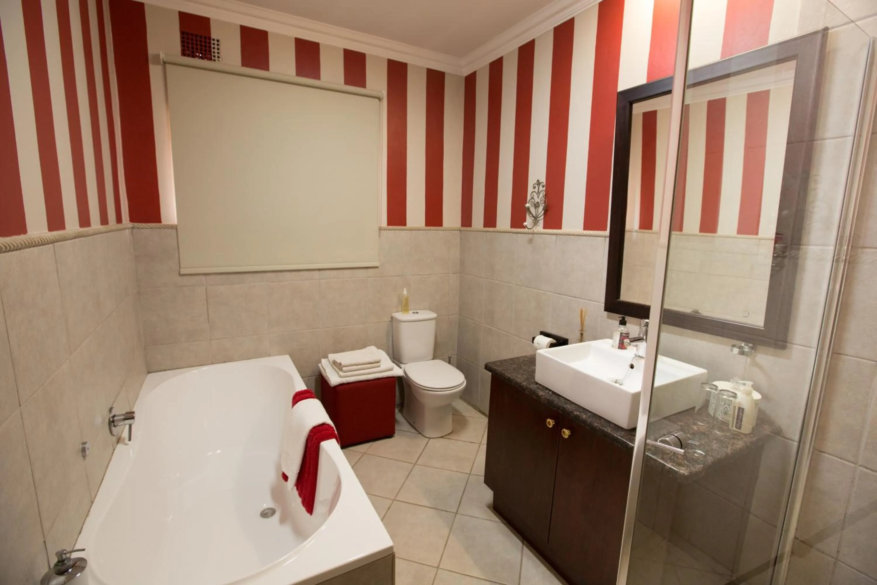 Bathroom in MacGregors Guest House