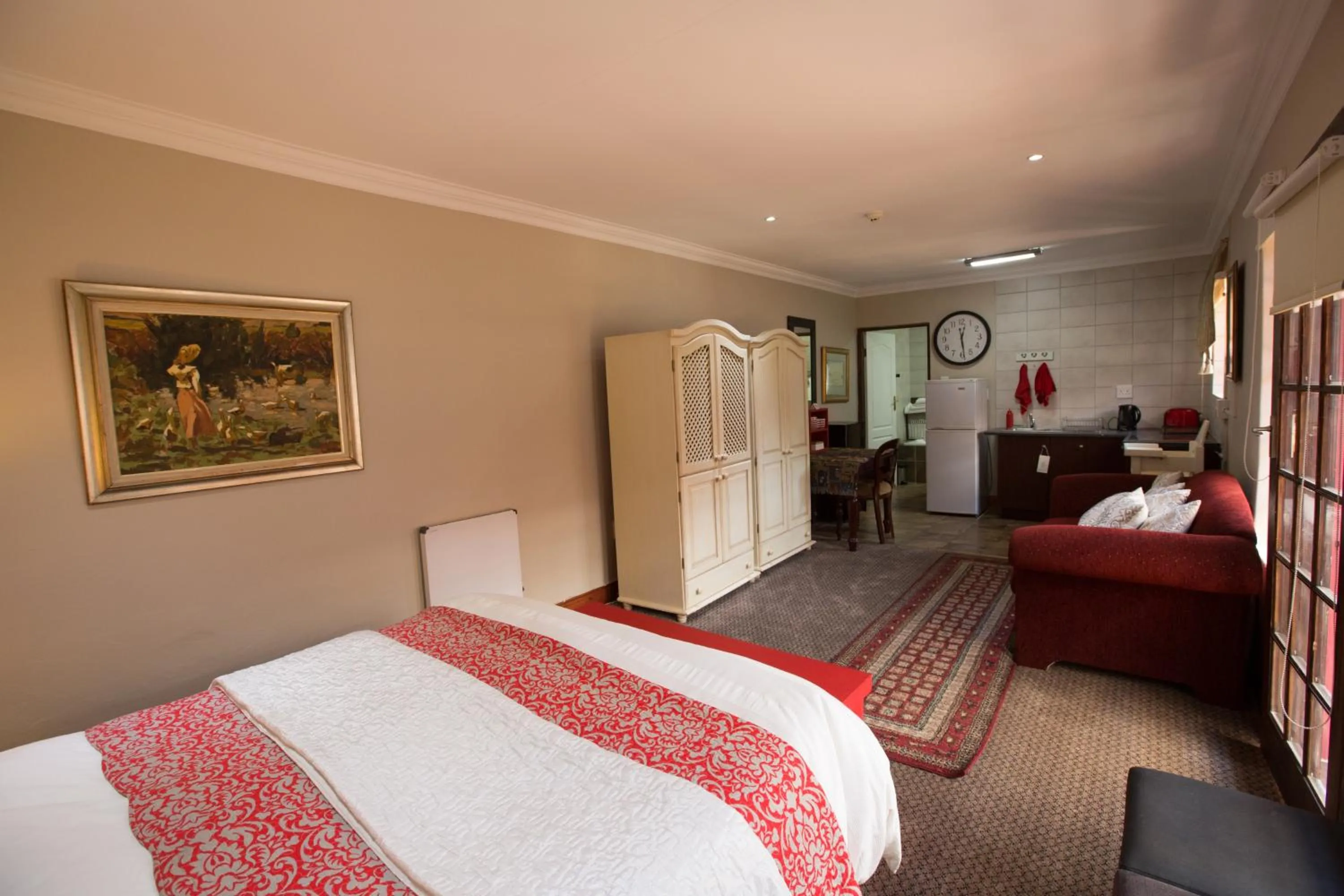 Bed in MacGregors Guest House