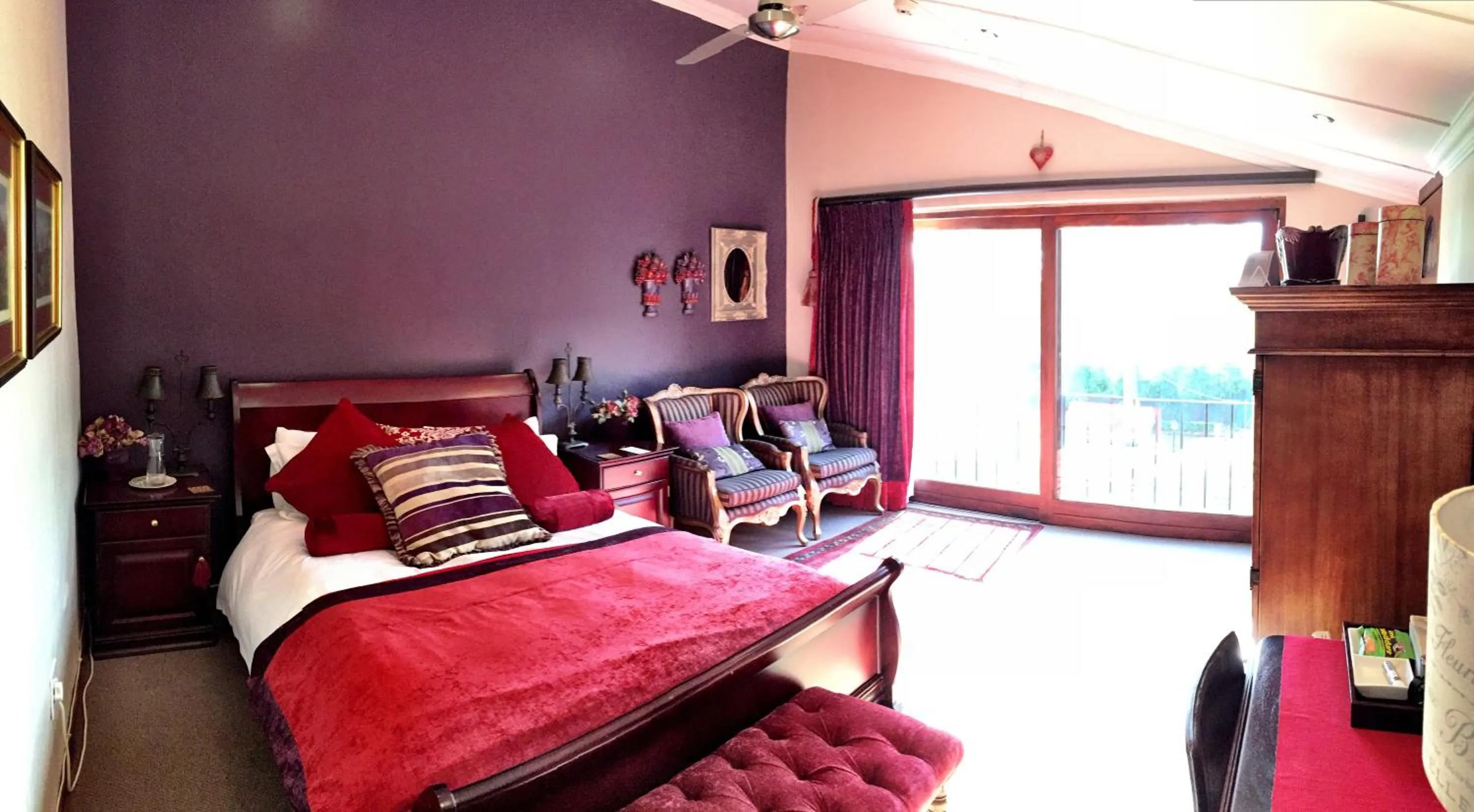 Photo of the whole room, Bed in MacGregors Guest House