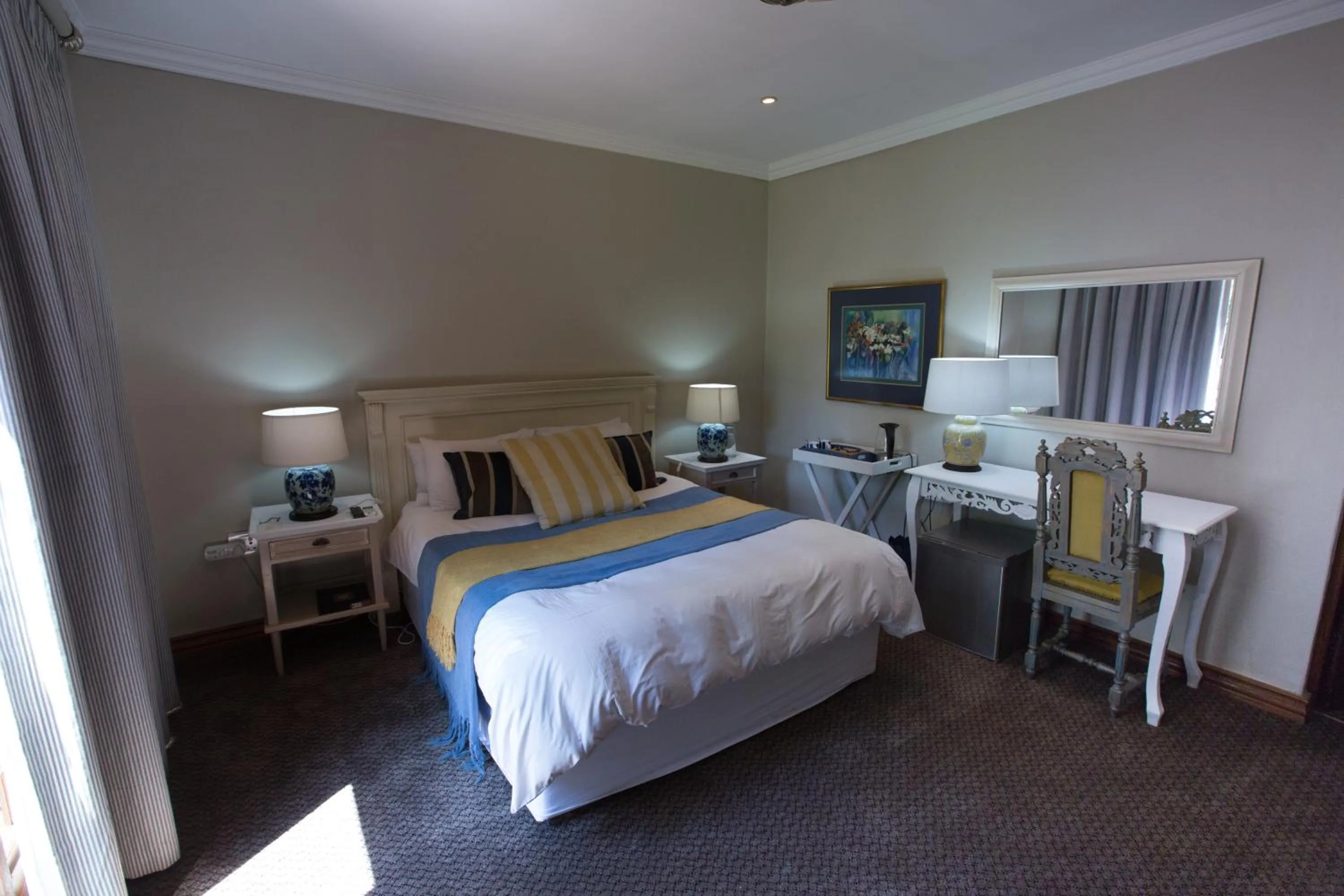 Bedroom, Bed in MacGregors Guest House