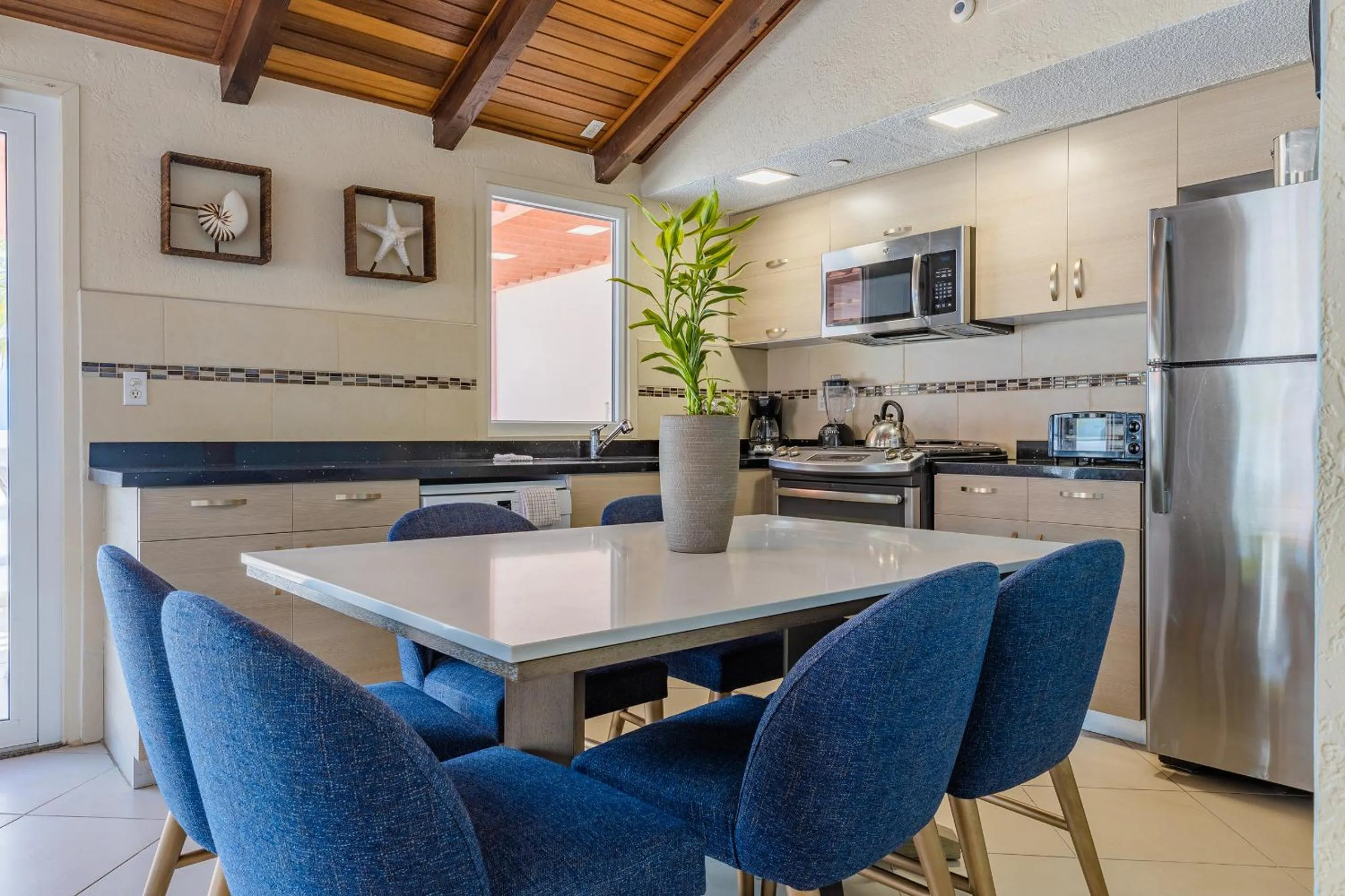 Kitchen or kitchenette in Playa Linda Beach Resort