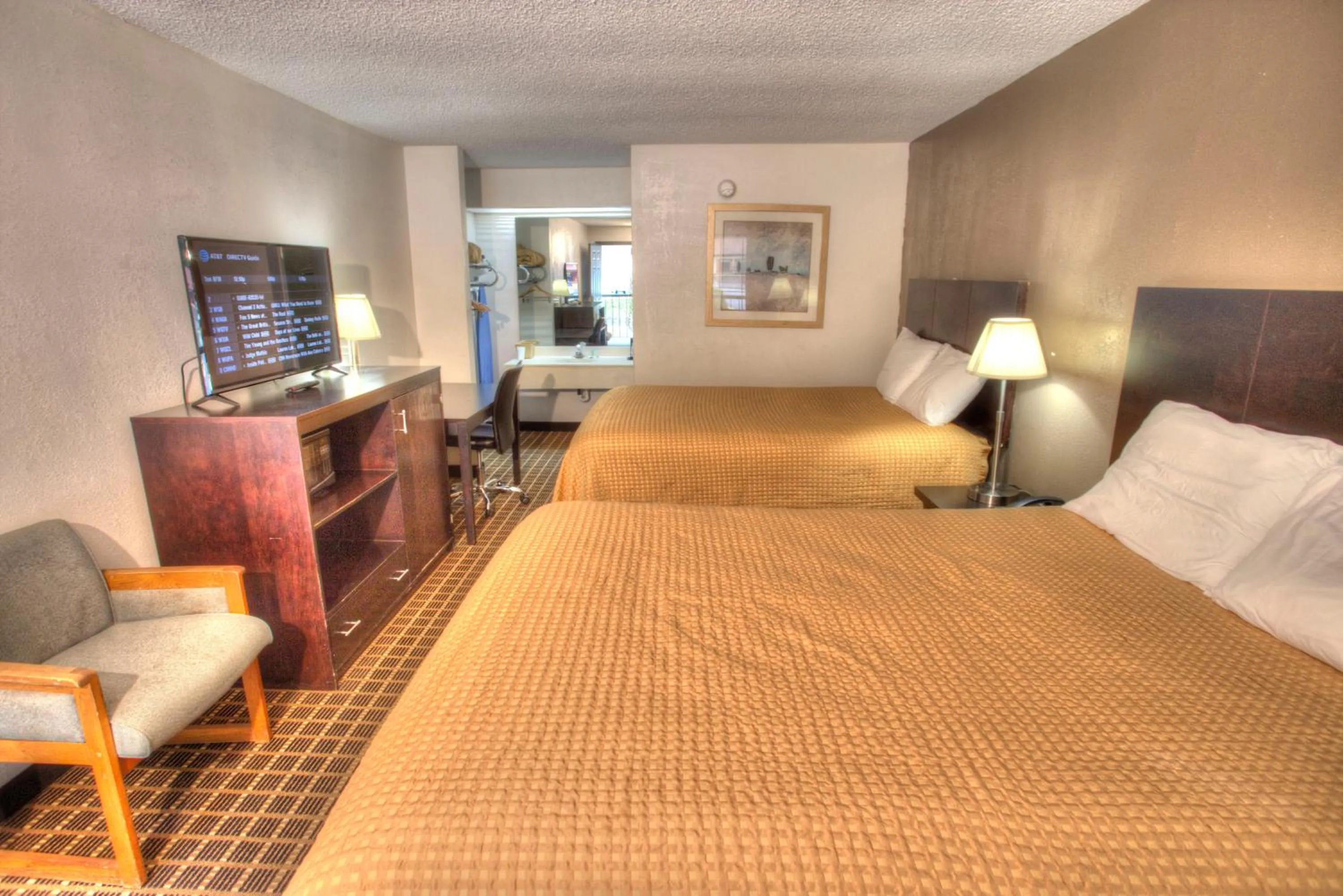 Bed in Amerivu Inn & Suites - Helen - Downtown