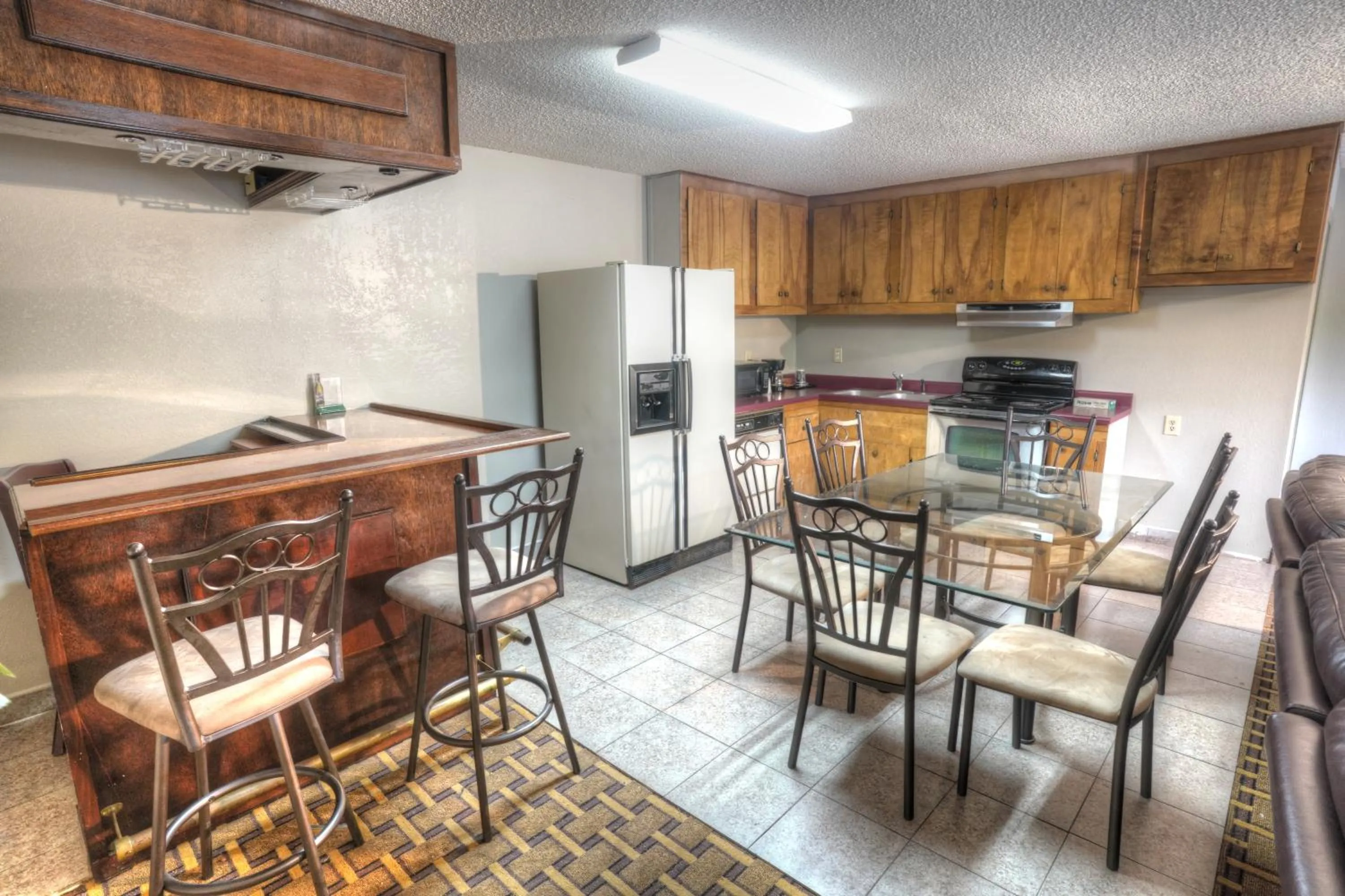 Kitchen or kitchenette in Amerivu Inn & Suites - Helen - Downtown