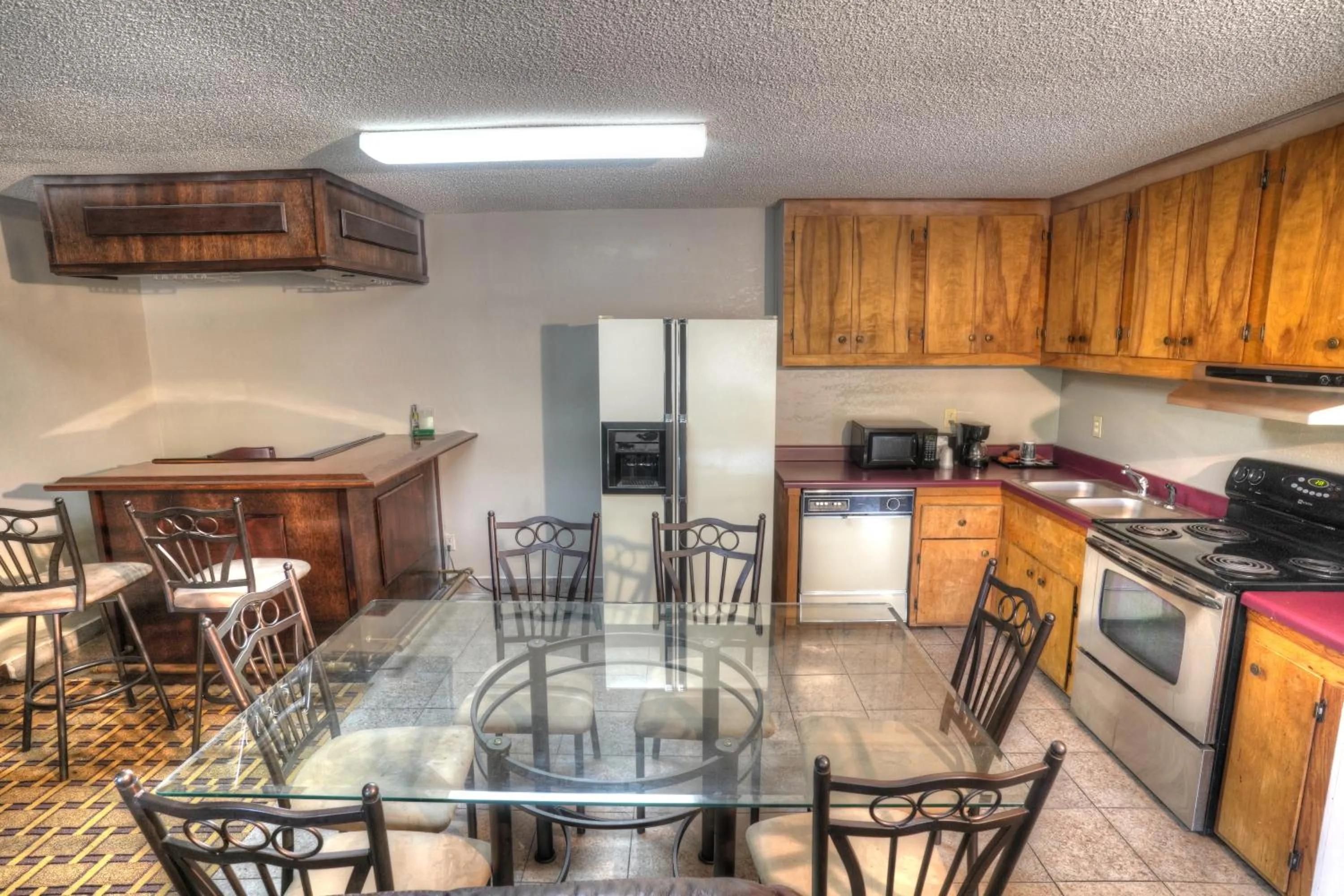 stove in Amerivu Inn & Suites - Helen - Downtown