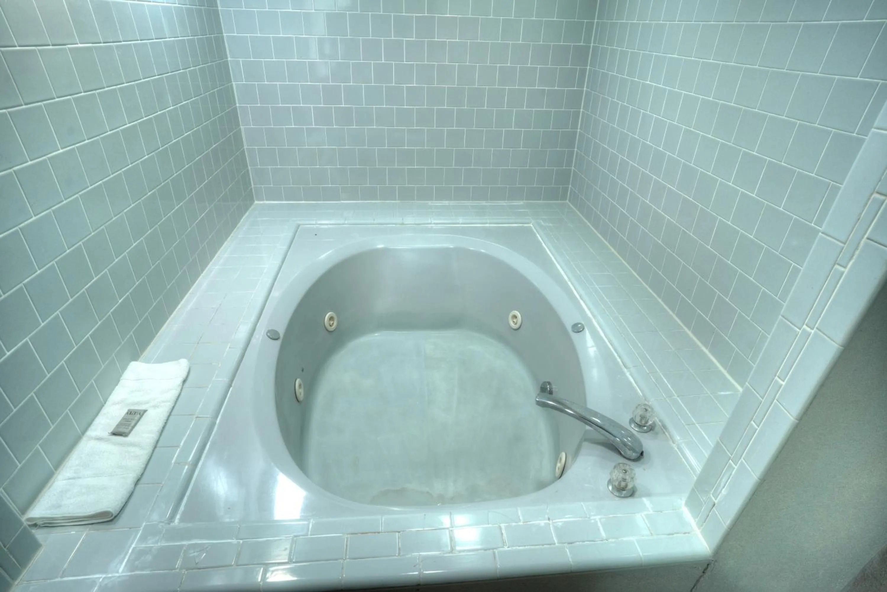 Bath in Amerivu Inn & Suites - Helen - Downtown