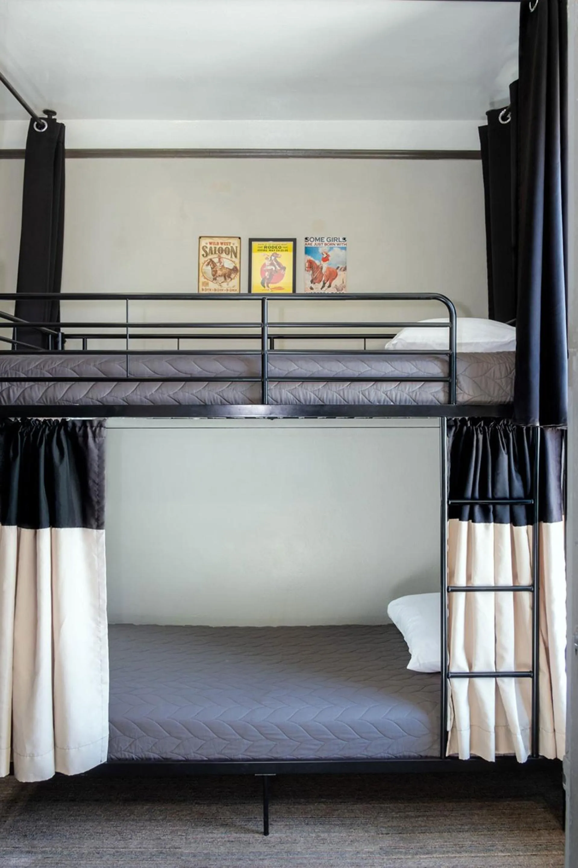 Bed in Gardner Hotel & Hostel
