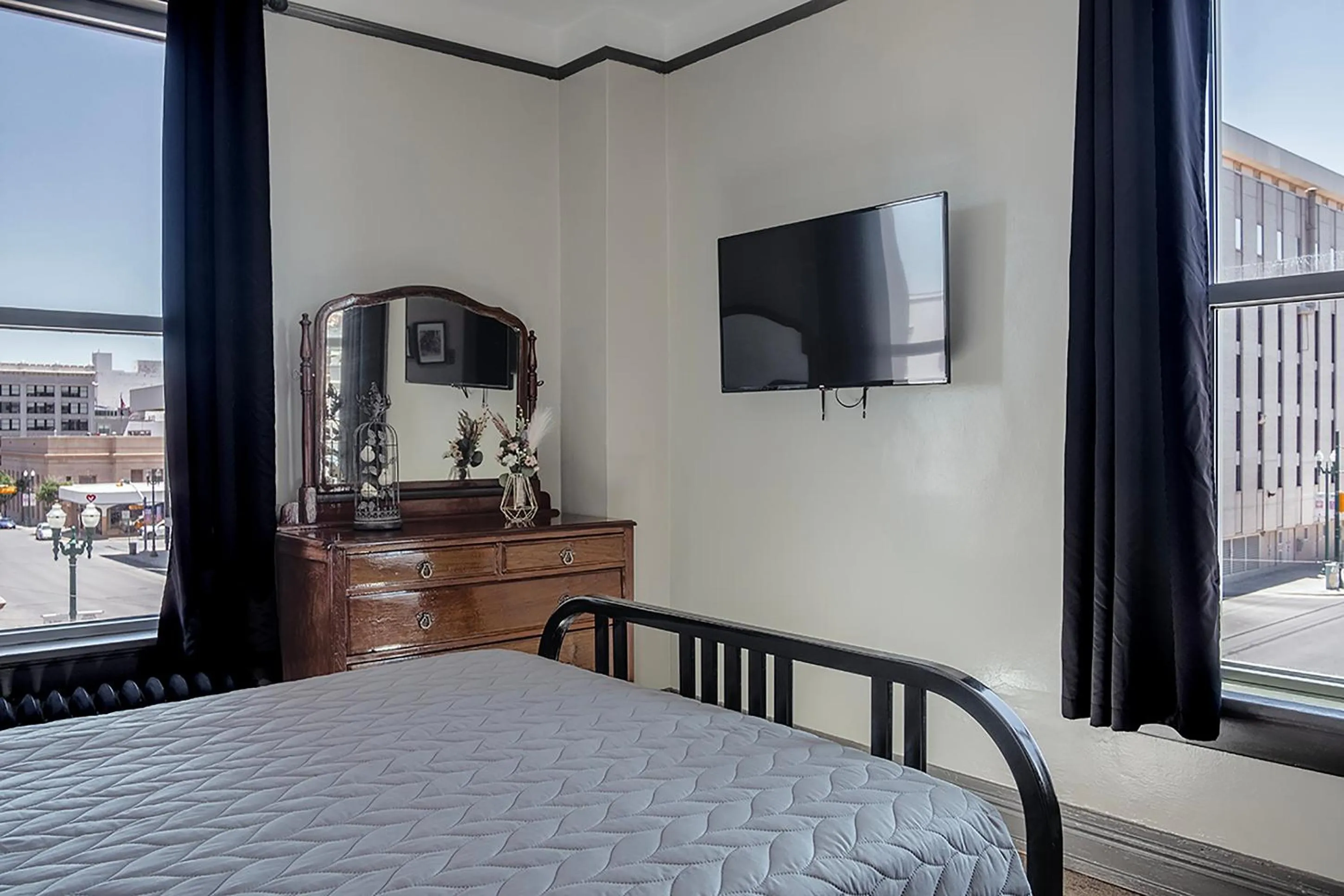 TV and multimedia in Gardner Hotel & Hostel