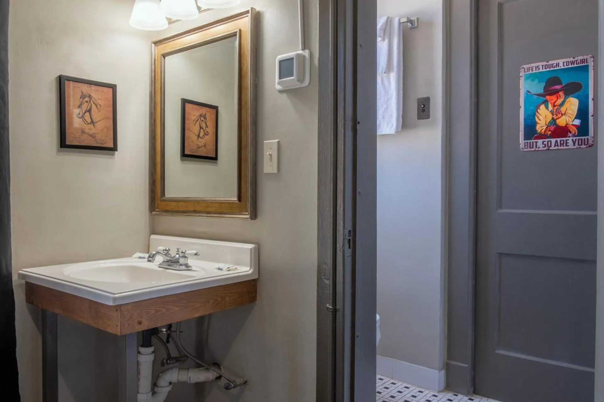 Bathroom in Gardner Hotel & Hostel