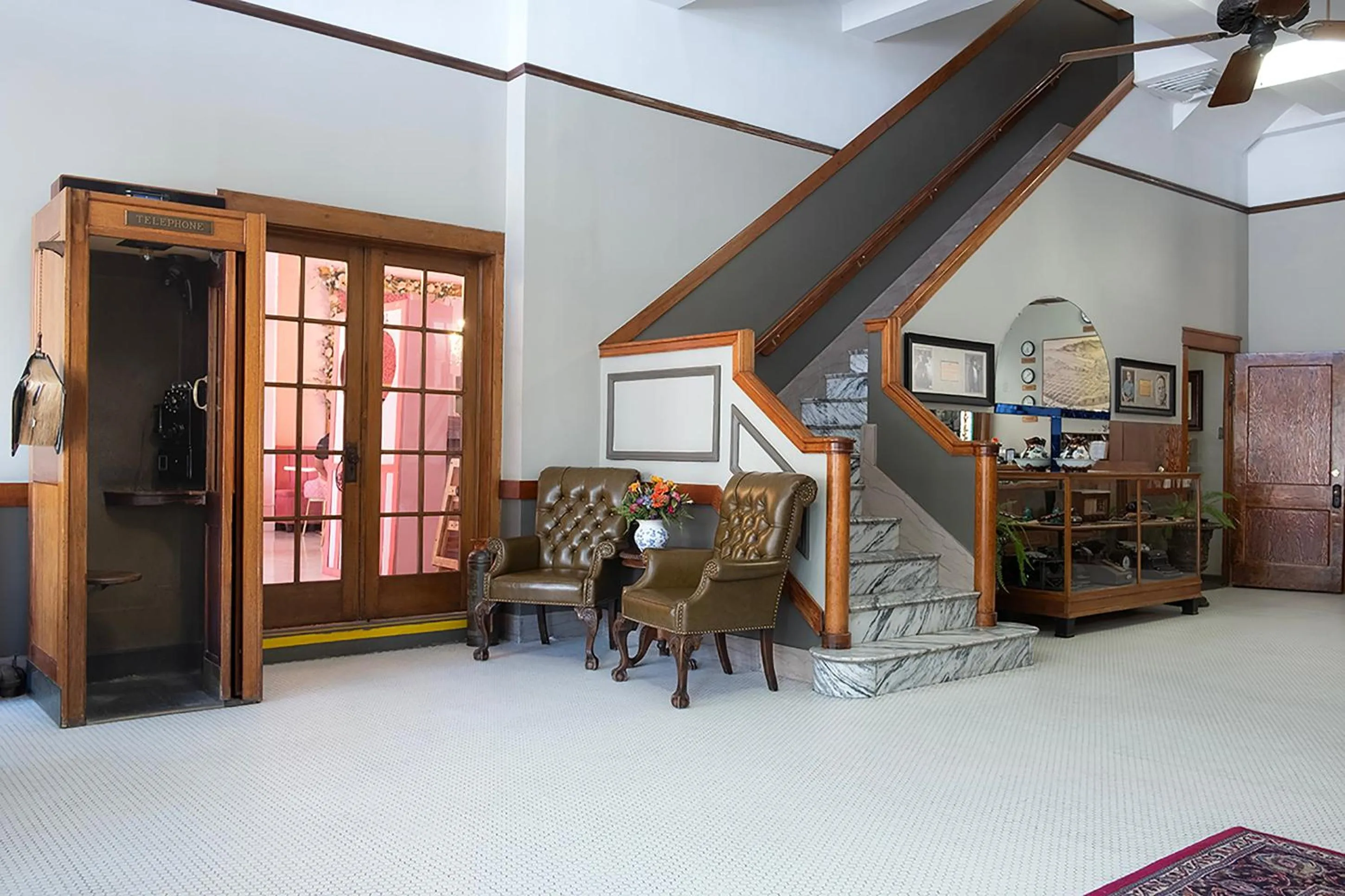 Lobby or reception in Gardner Hotel & Hostel