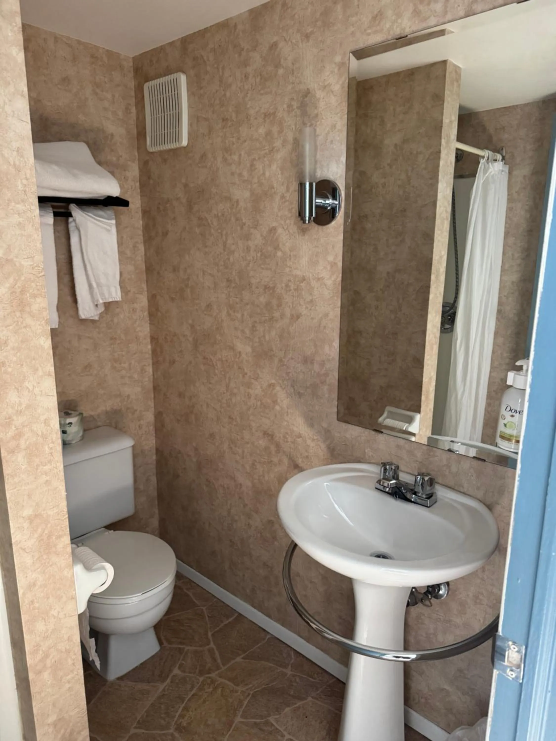 Travelodge by Wyndham Drummondville