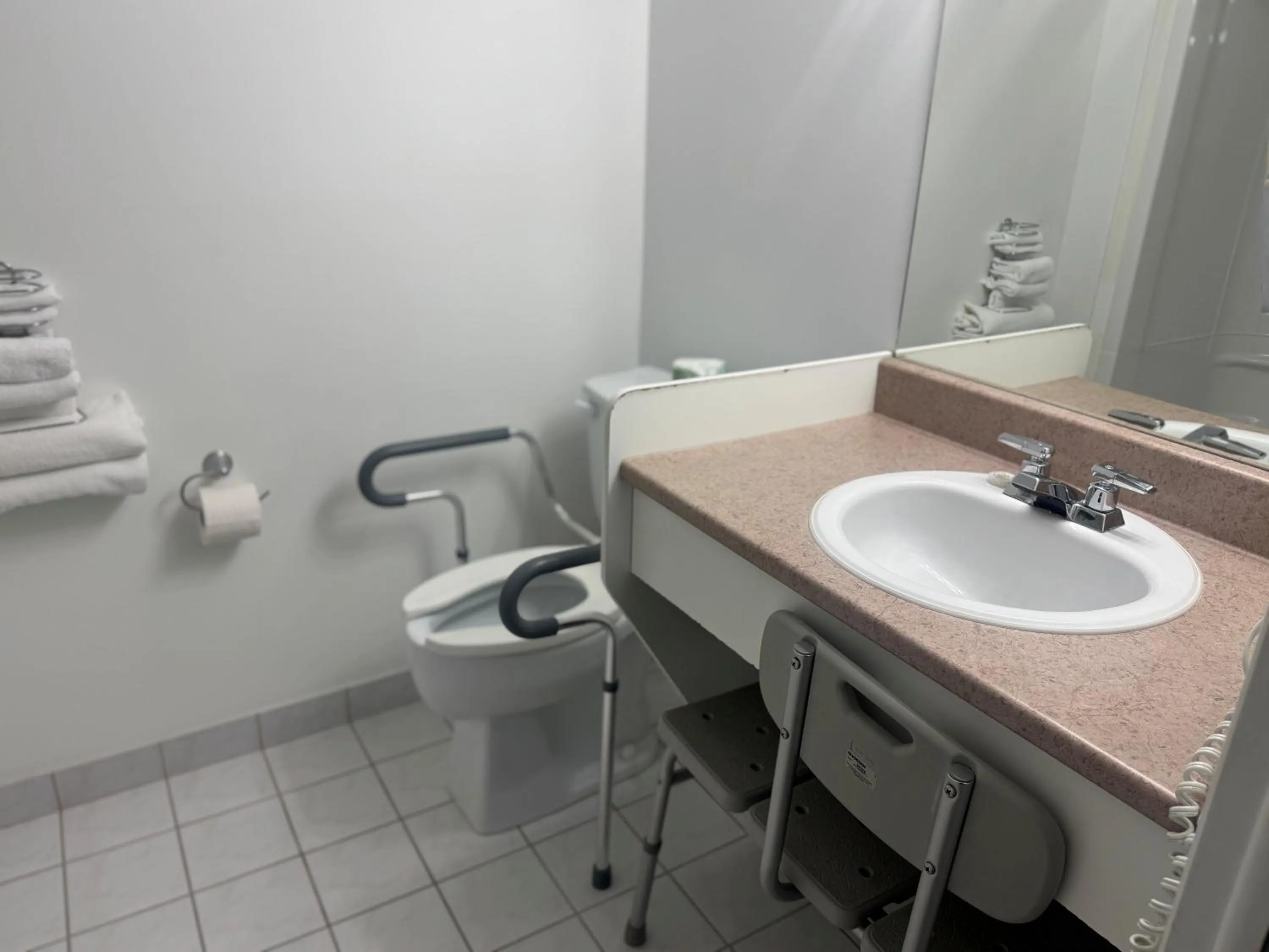 Travelodge by Wyndham Drummondville