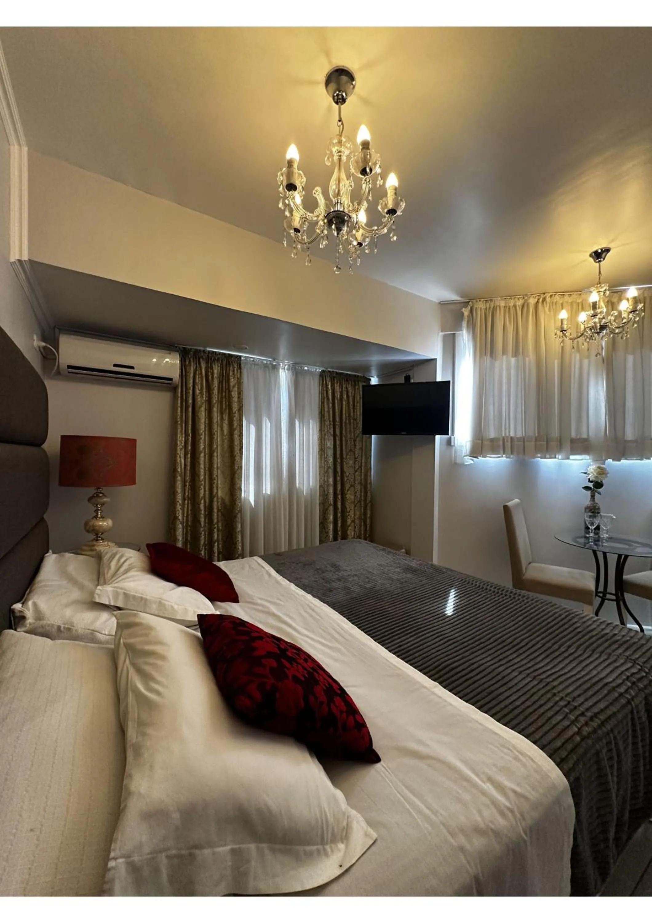 Bed in Hotel Imigrantes