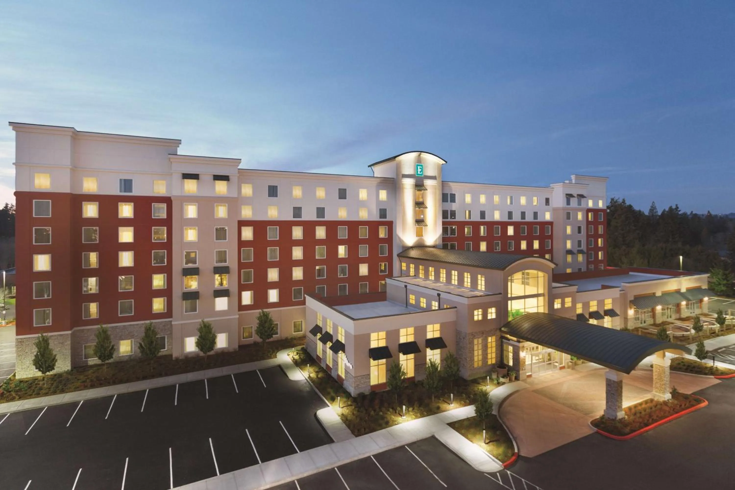 Property building in Embassy Suites Portland/Hillsboro