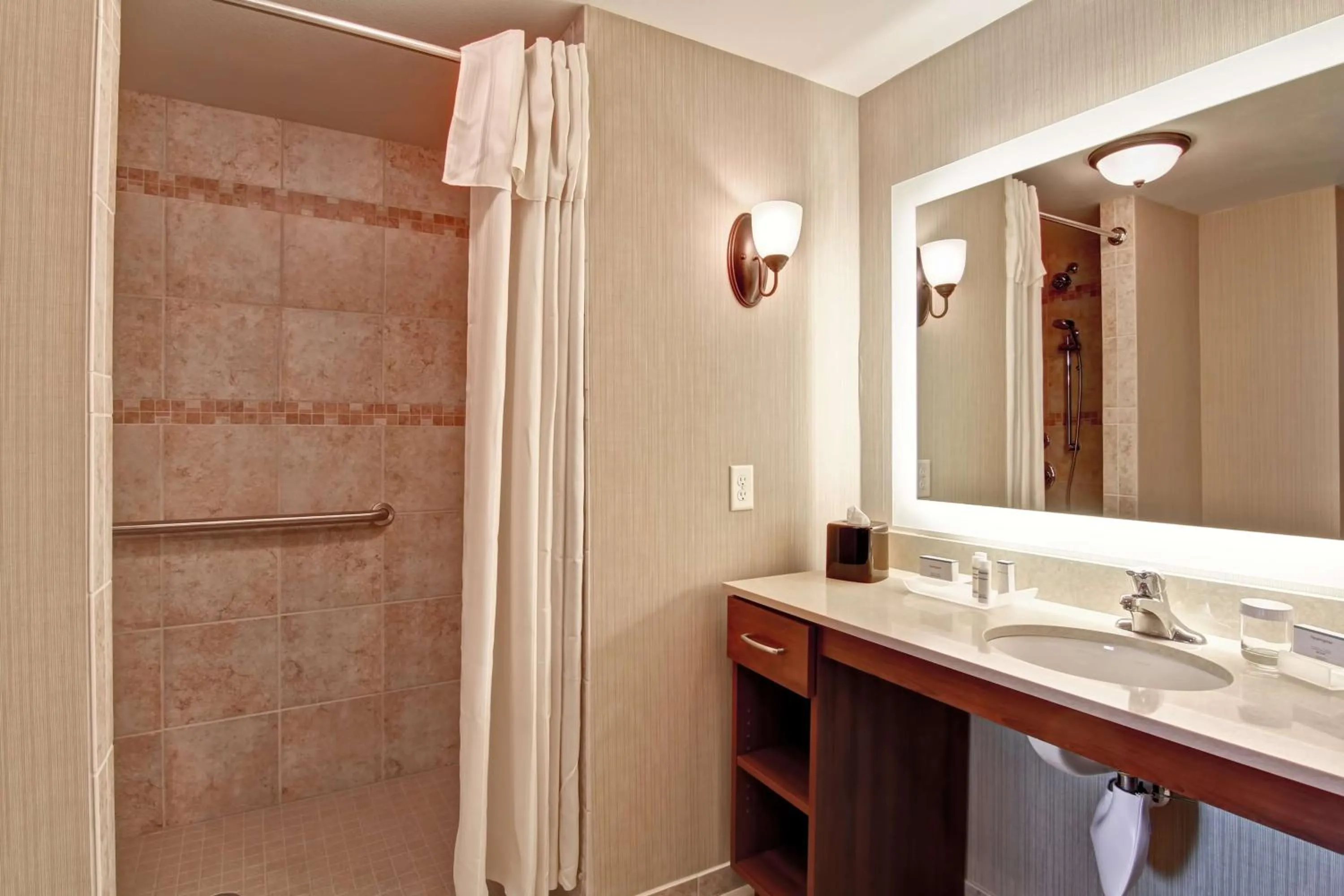 Bathroom in Homewood Suites by Hilton Richland
