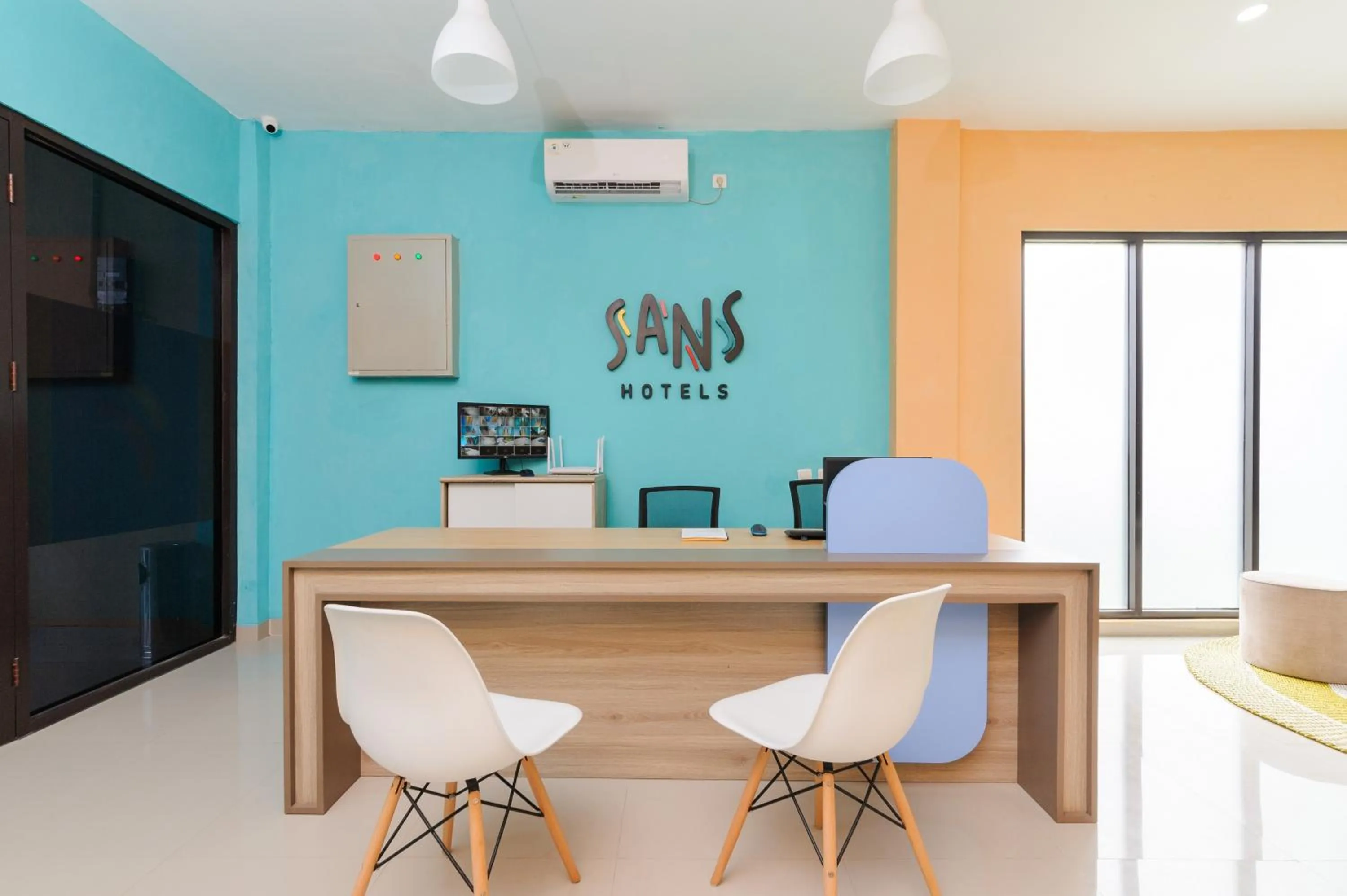 Lobby or reception in Sans Hotel Cibanteng Dramaga Bogor